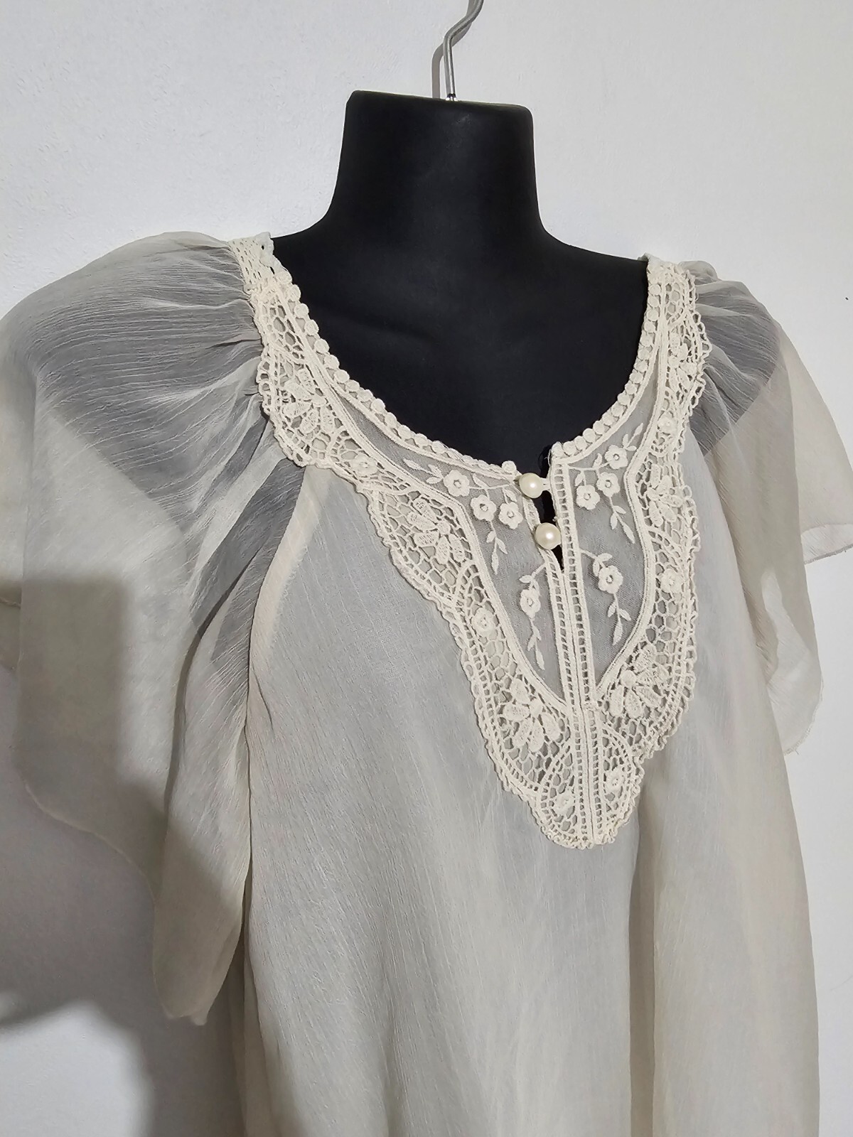 Forever 21 Semi Sheer Blouse with Lace & Pearl Detail and Embroidery Detail Sz M