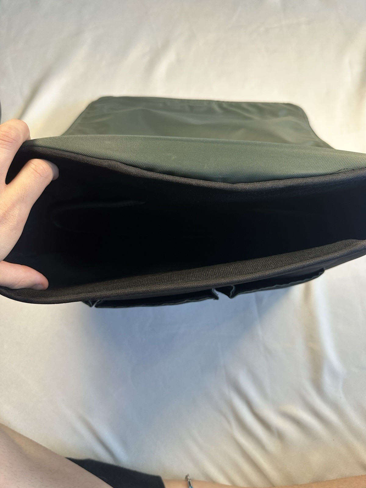 Bose Black Messenger Bag Adjustable Shoulder Strap Pockets Medium