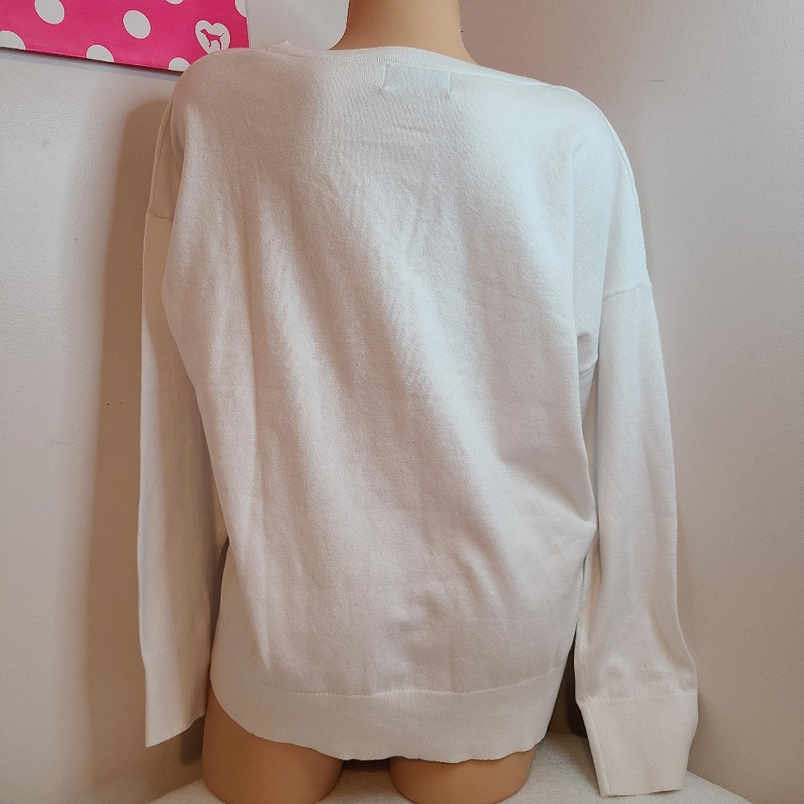 Old Navy Classic White V-neck Pullover Sweater Size Lg
