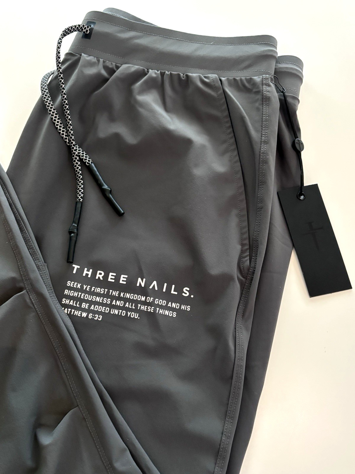 Three Nails Jogger Pants NWT Vapor-Lite Men’s XL Gray Nylon Spandex Mathew 6:33