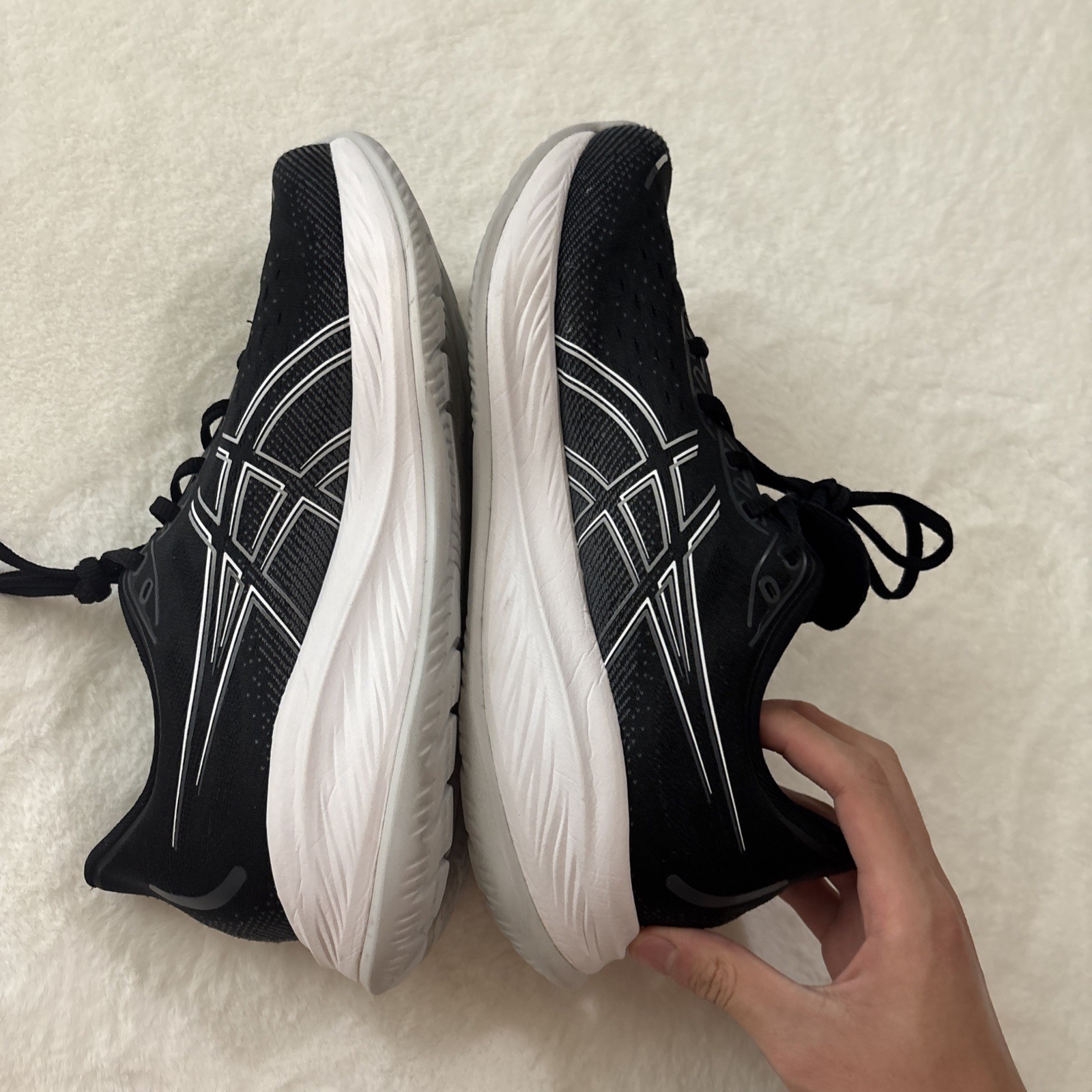 GREAT CONDITION – ASICS Gel Cumulus 26 Black Concrete Mens Size 10