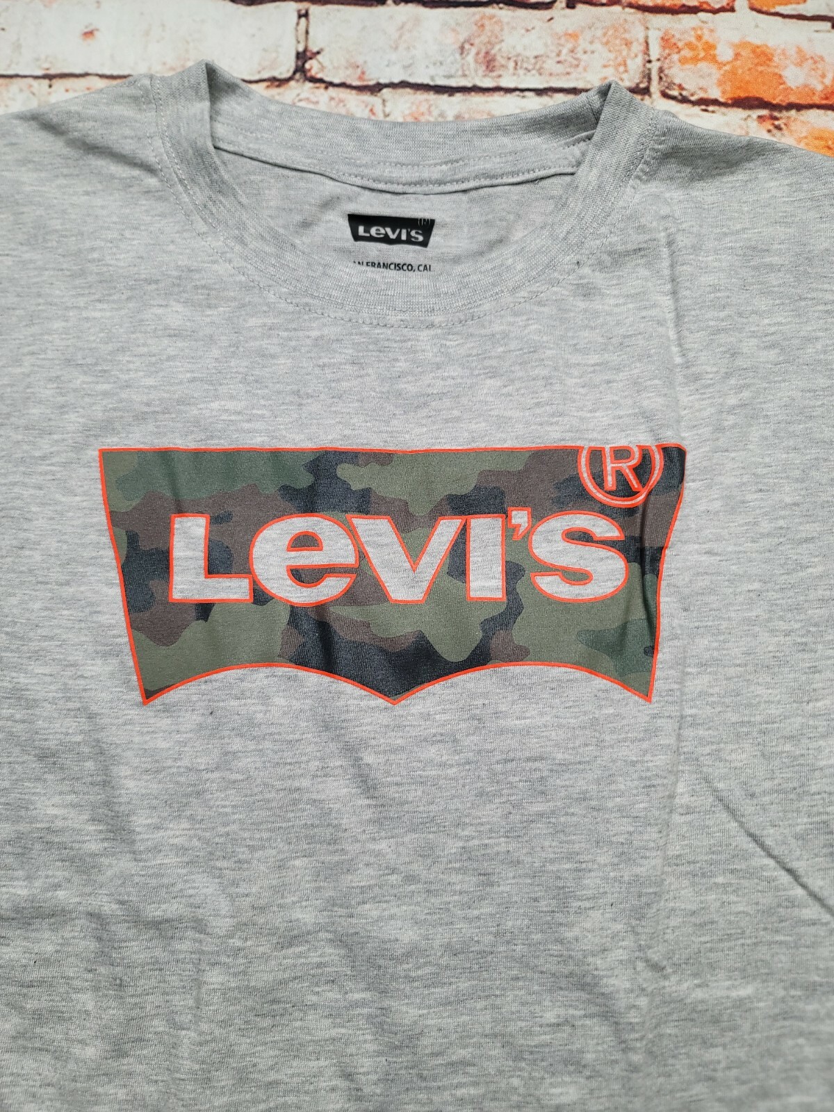 Levi’s Boys Teens Batwing Camo Logo Crew Neck Short Sleeve T-shirt Gray New