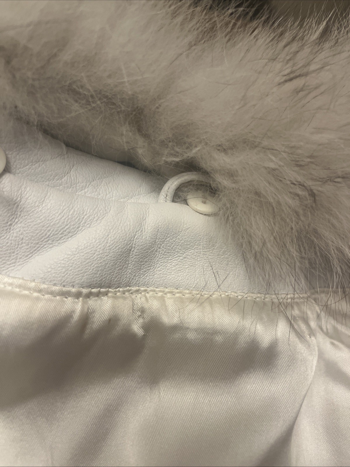 Vintage Genuine Leather White Jacket w/ Fur Collar – YKK Zip – Women’s Small