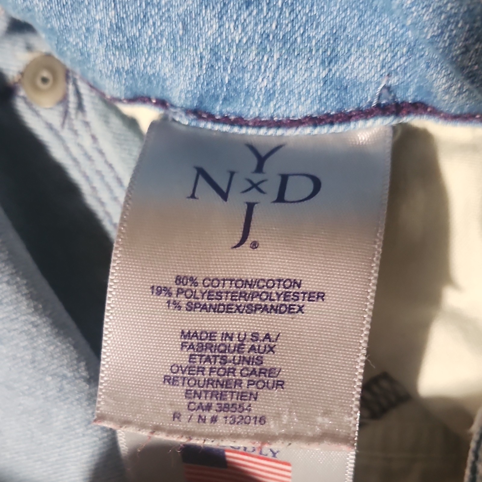 NYDJ Women’s Straight Leg Light Wash Blue Denim Jeans Size 6 5-Pocket Button