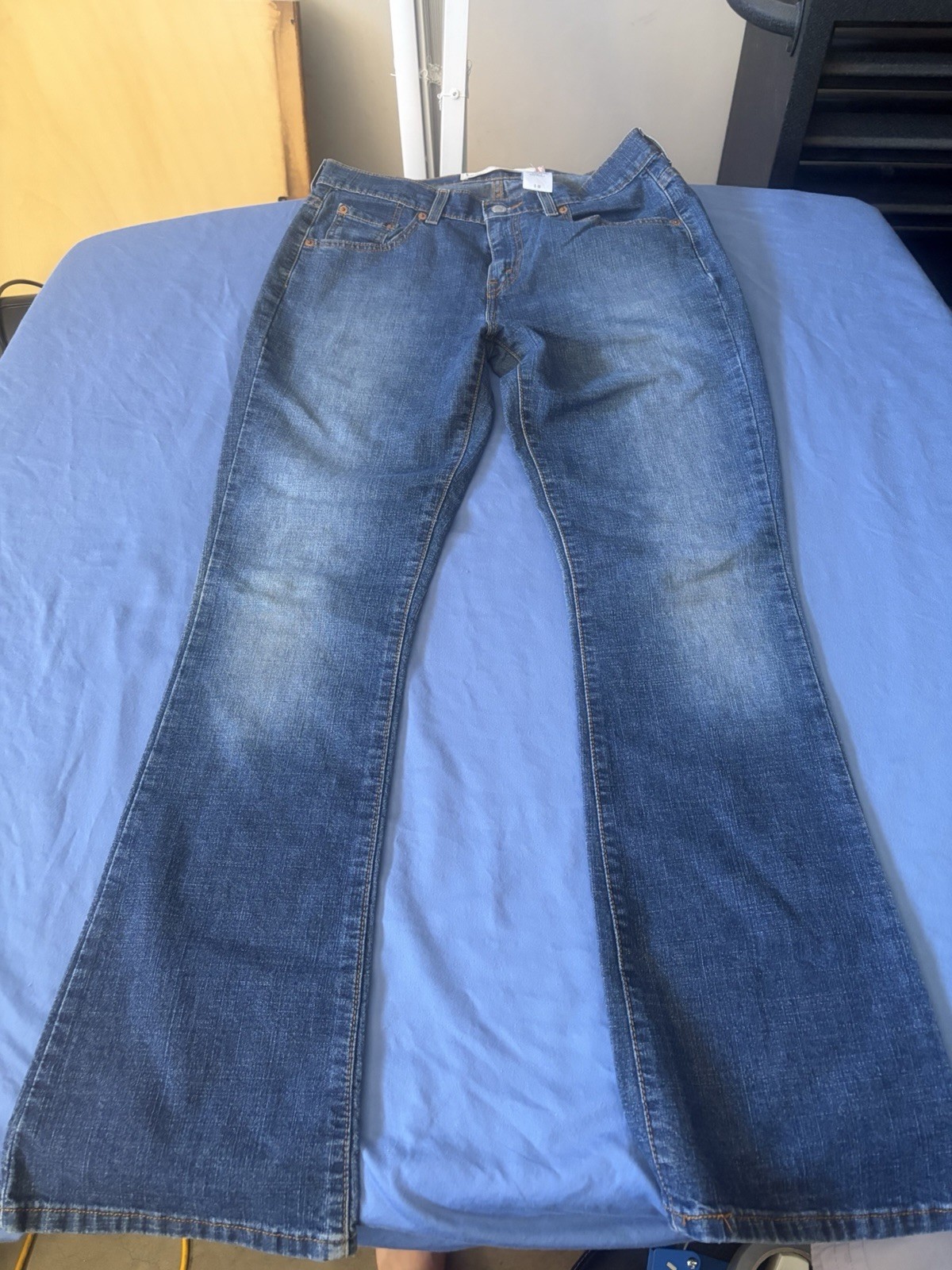 Levi’s Women’s Mid-Rise Slim Bootcut Blue Denim Jeans Medium Wash Stretch