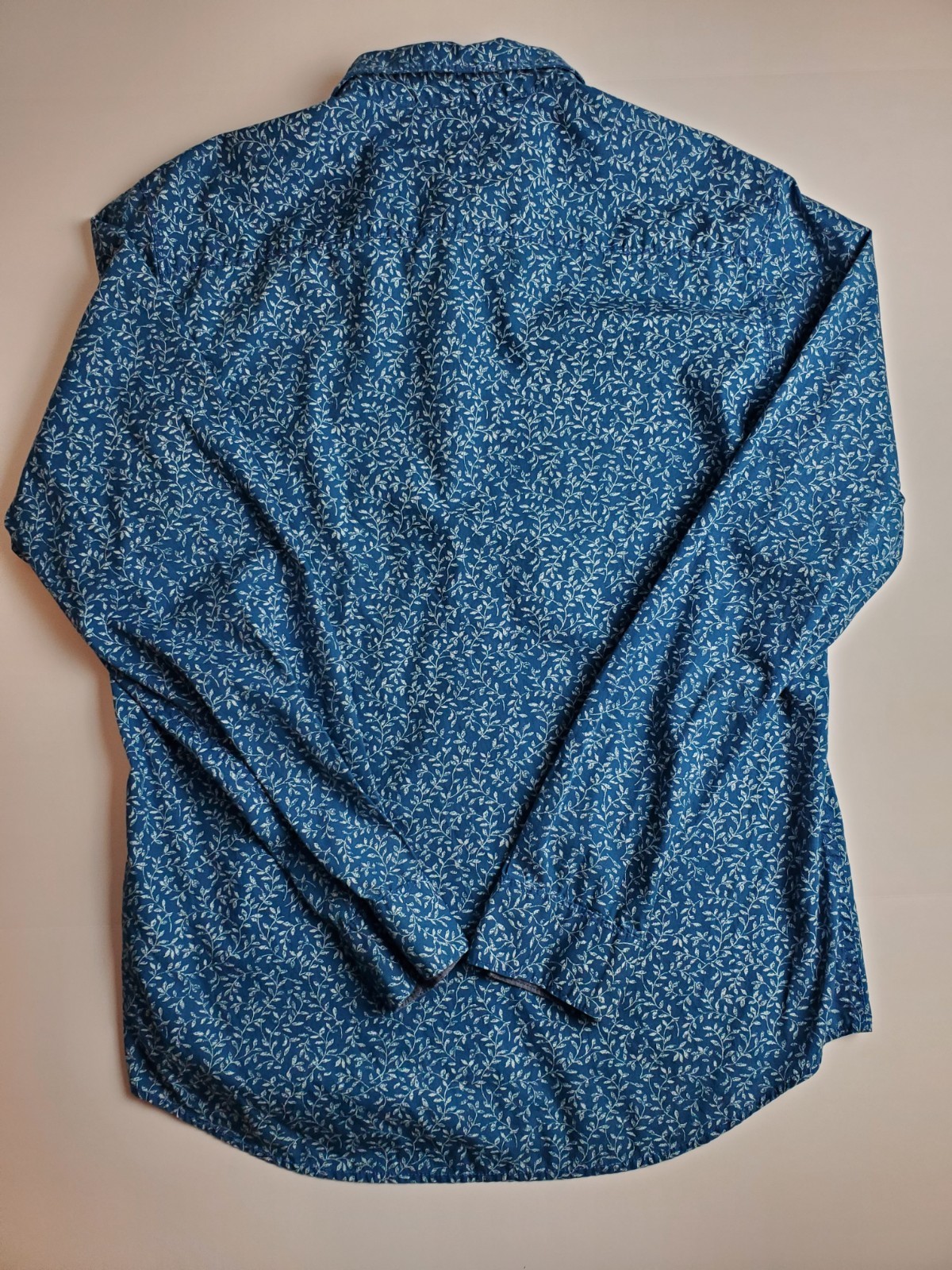 Calvin Klein Jeans Men’s Large Blue Floral Print Button Front Shirt 100% Cotton