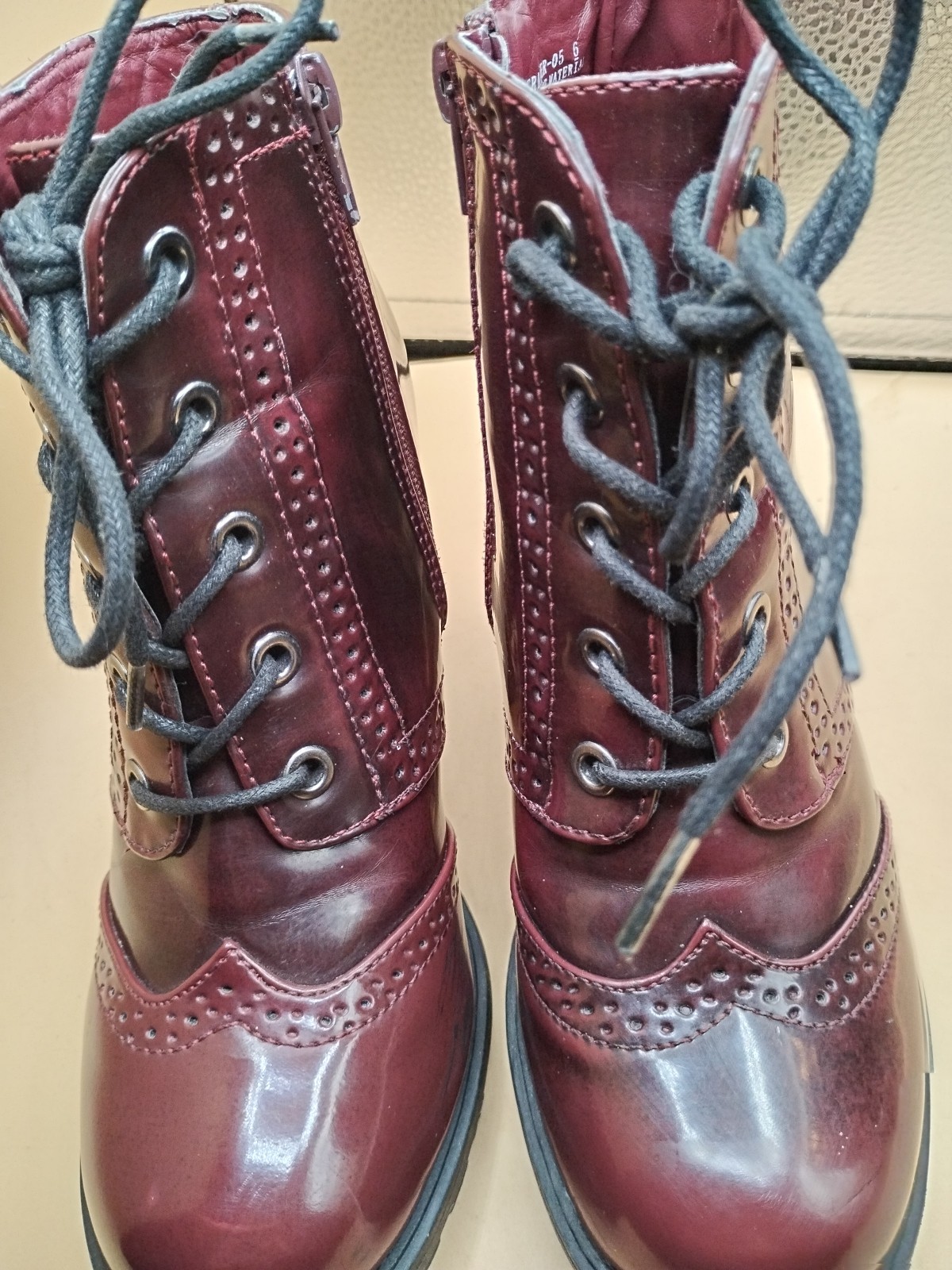 BAMBOO Bootie Sz 6 Tracker -05 701459 Plum Man Made Material Lace Up