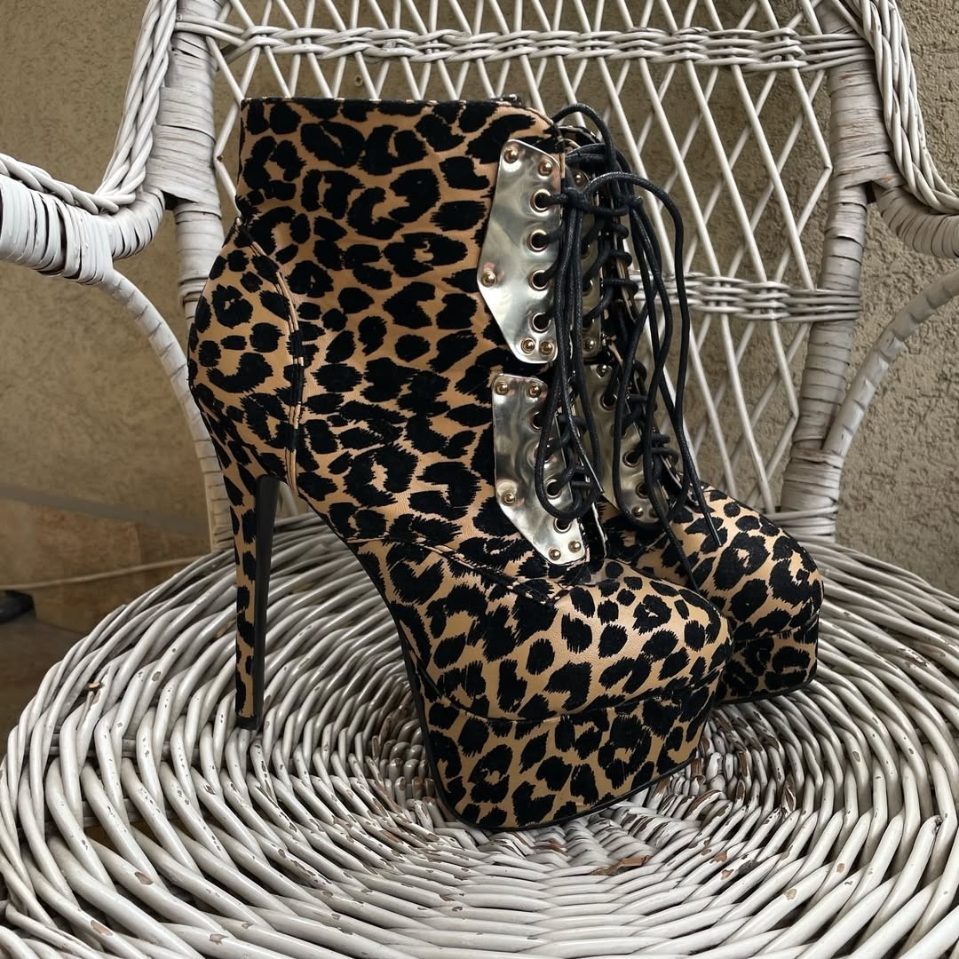 Sergio Todzi Leopard Platform Ankle Boots Metallic Gold Shield Lace Up Womens 10