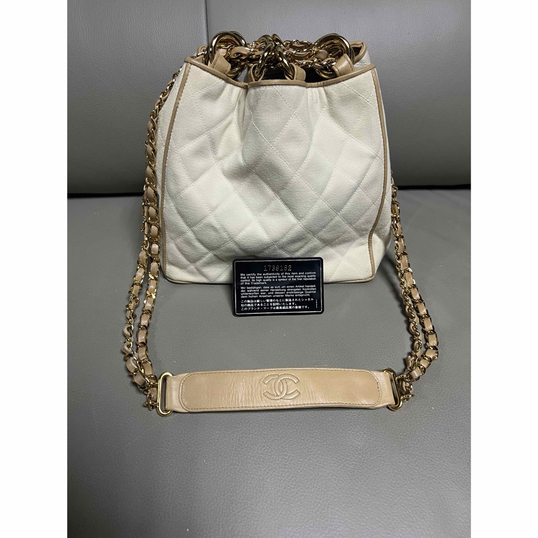 CHANEL Chain Shoulder Bag Leather Matelasse Ivory Beige Size: W:8.7 × H:7.9 in.