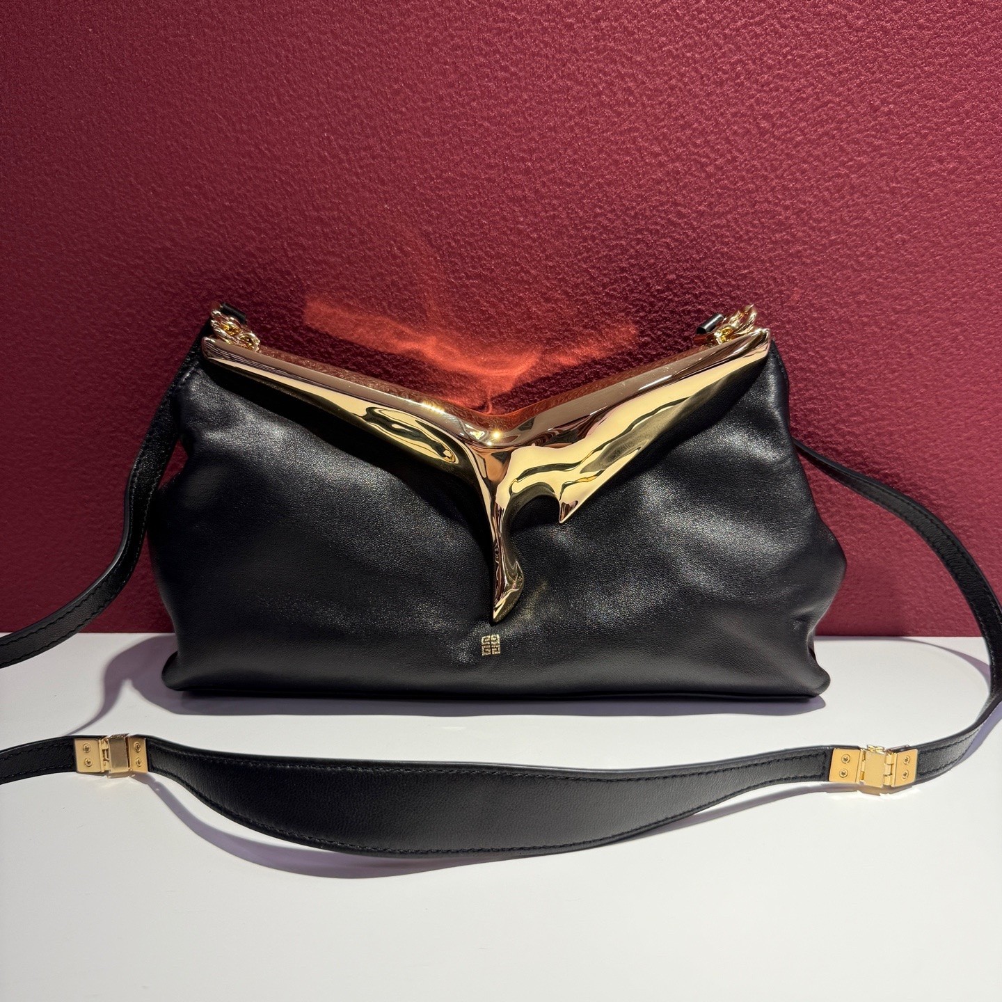 Givenchy Pre-Owned Authentic Crossbody Bag Black BB50Z9B1Y2-001