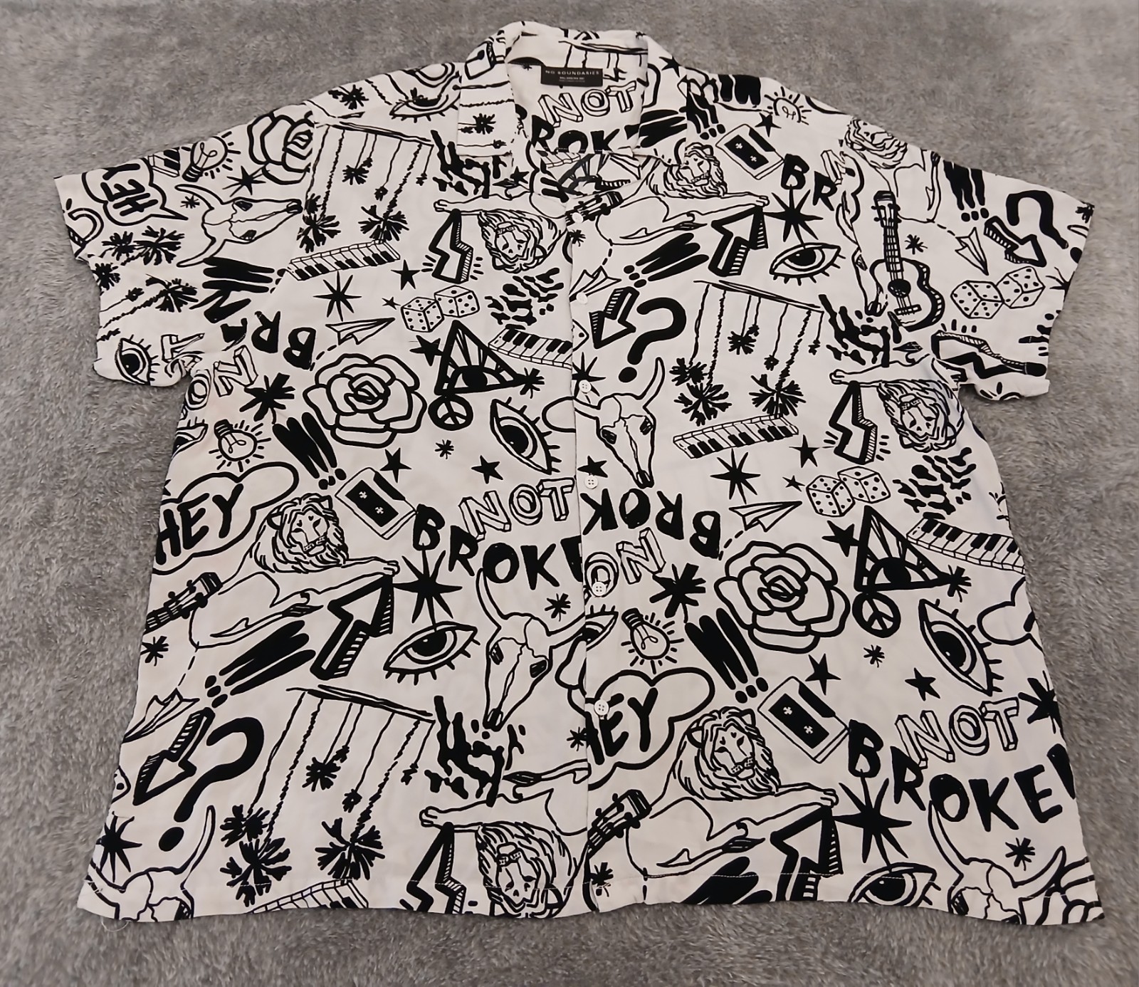 No Boundaries RETRO Mens 3XL White Black Graphic Print Short Sleeve Casual Shirt