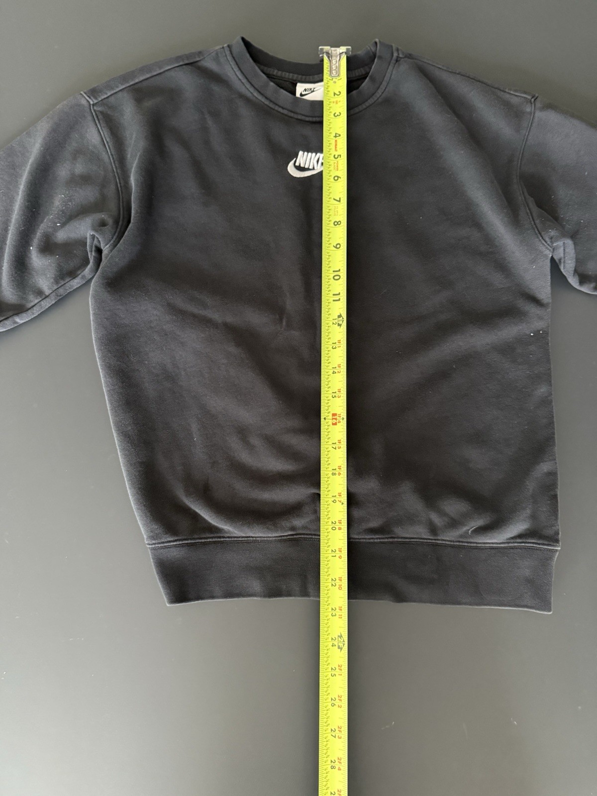 Nike Kids L Black Fleece Crewneck Pullover Sweatshirt Logo Long Sleeve