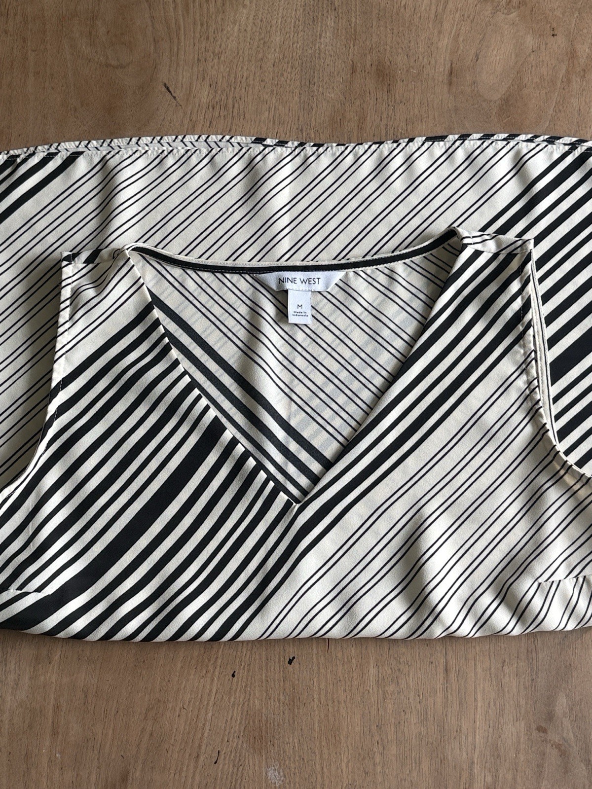 Nine West M Black and Cream Diagonal Stripe V-Neck Camy Business Casual