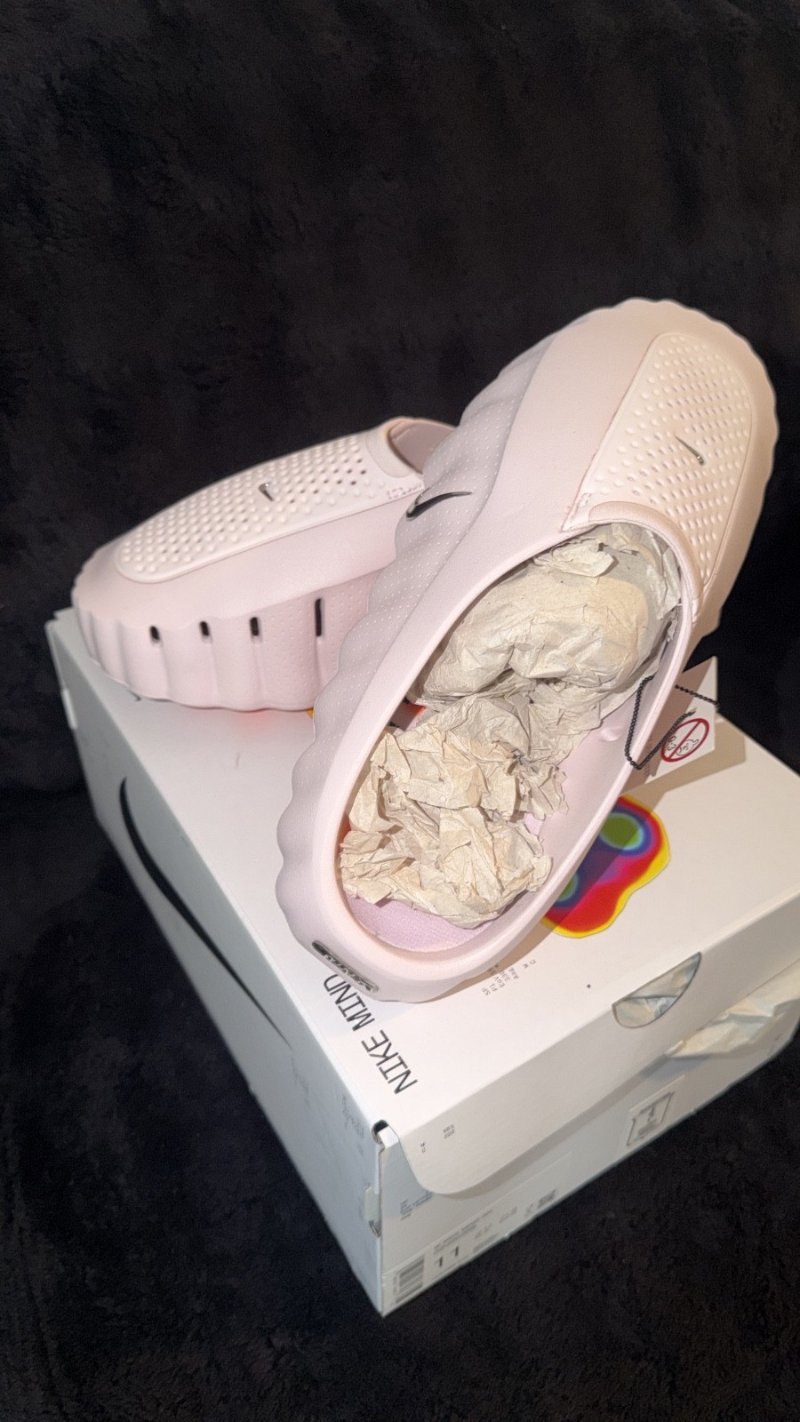 pink nike mind slides size 11 in women’s