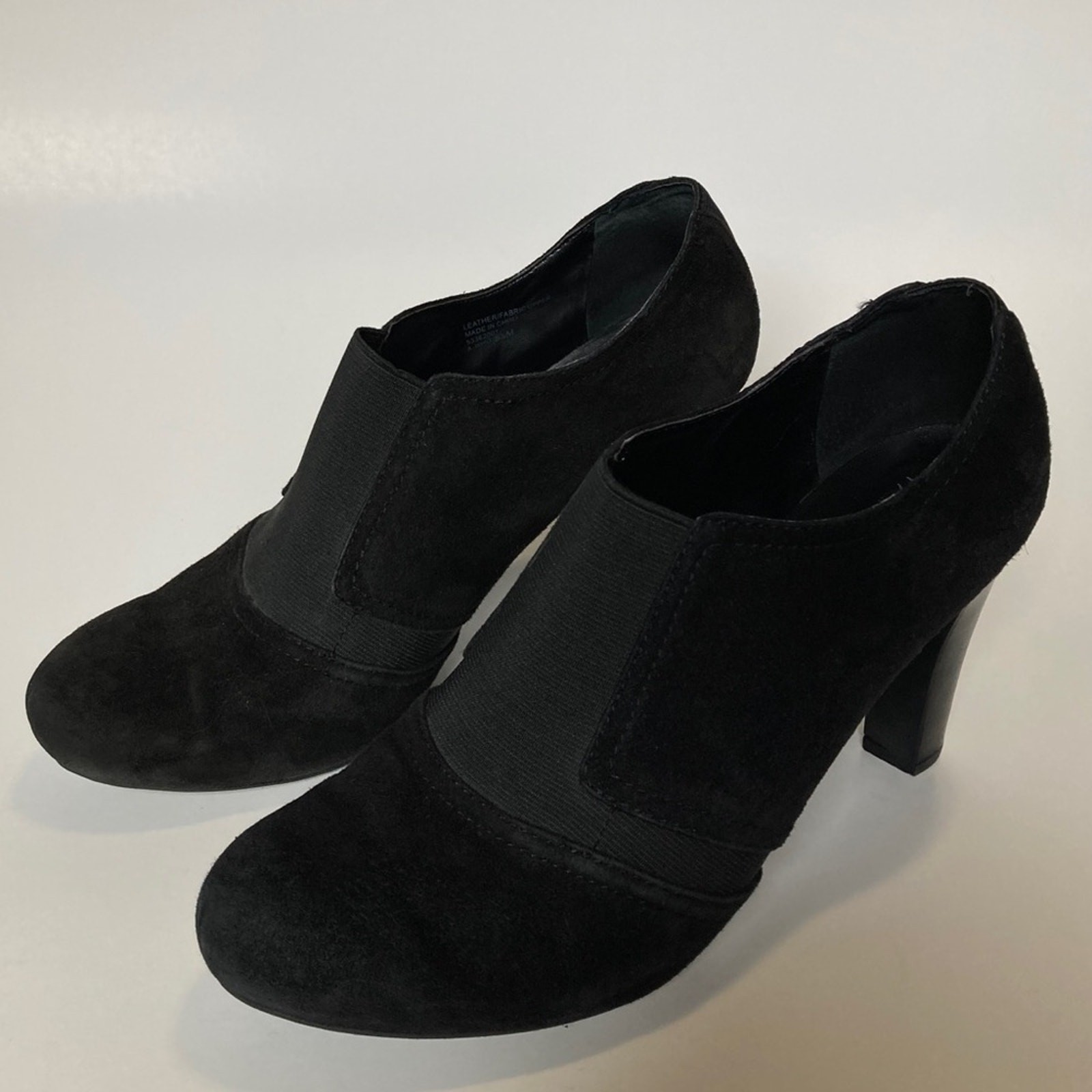 Franco Sarto A. WHO Black Suede Booties US 8.5 Low Ankle Chunky Heel The Artist