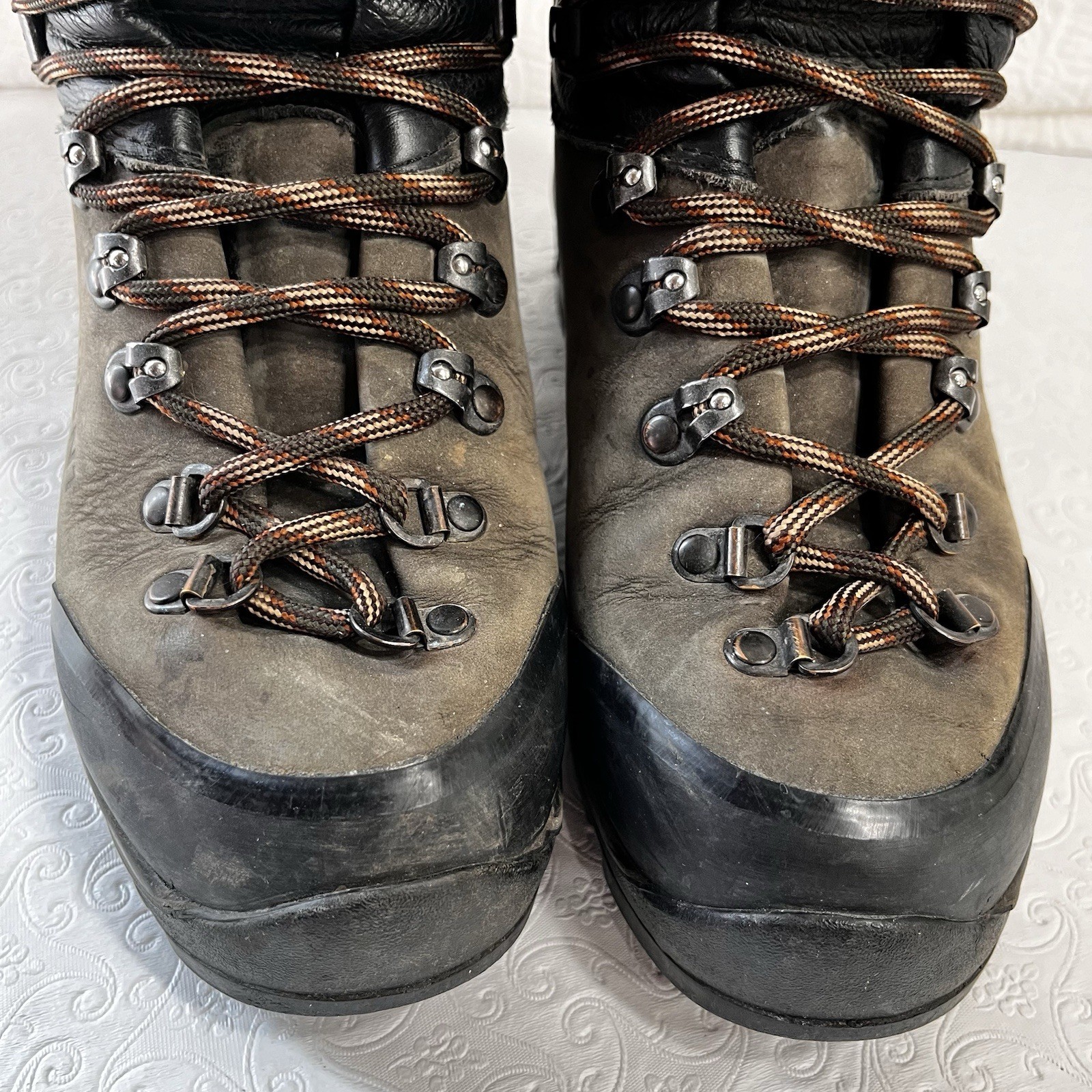 Garmont Dakota Hiking Backpacking Mountaineer Boots Men Size 7 Vintage Y2K Work