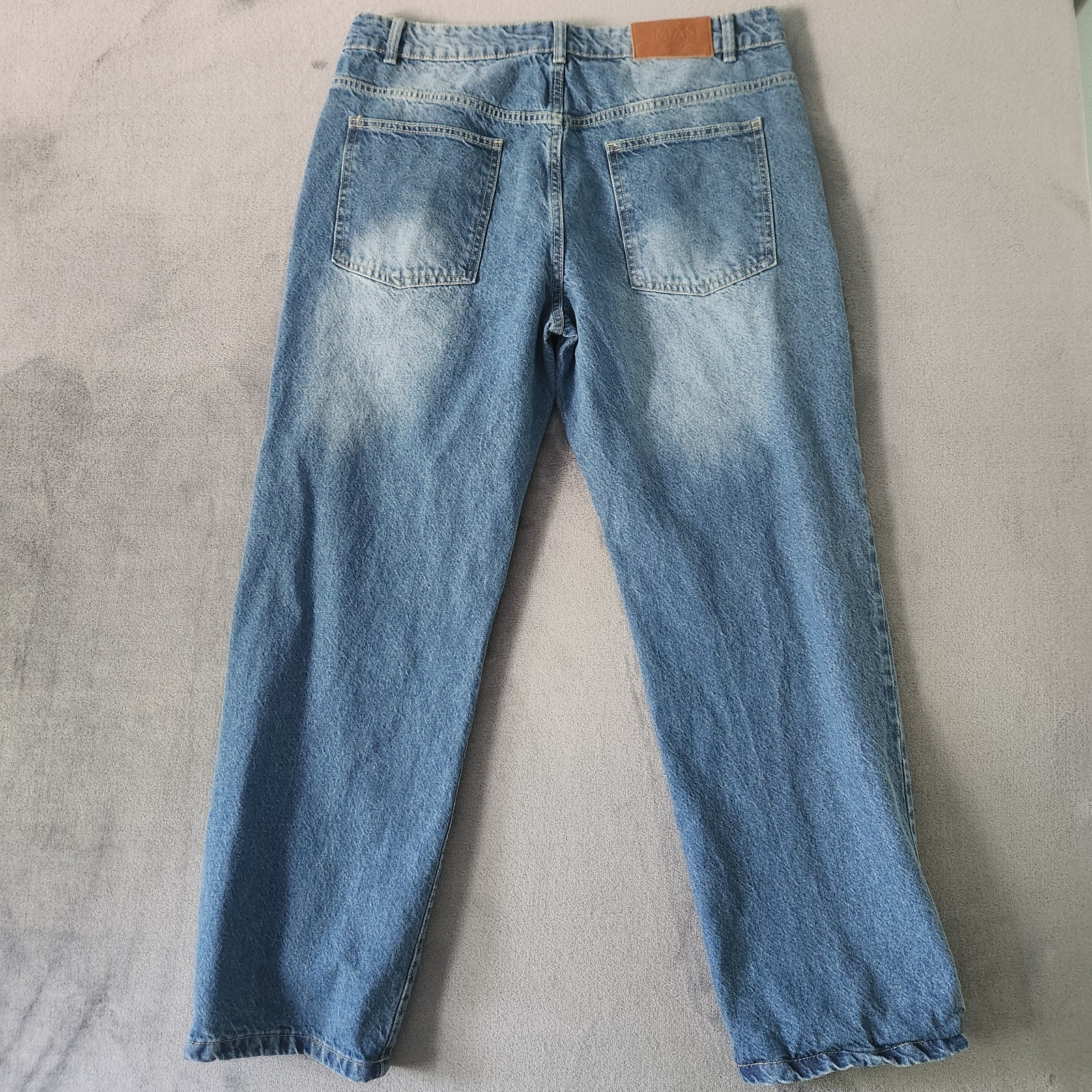 BOOHOO MAN Jeans Mens Size 36 RELAXED FIT MEN’S JEANS Light Wash Distressed