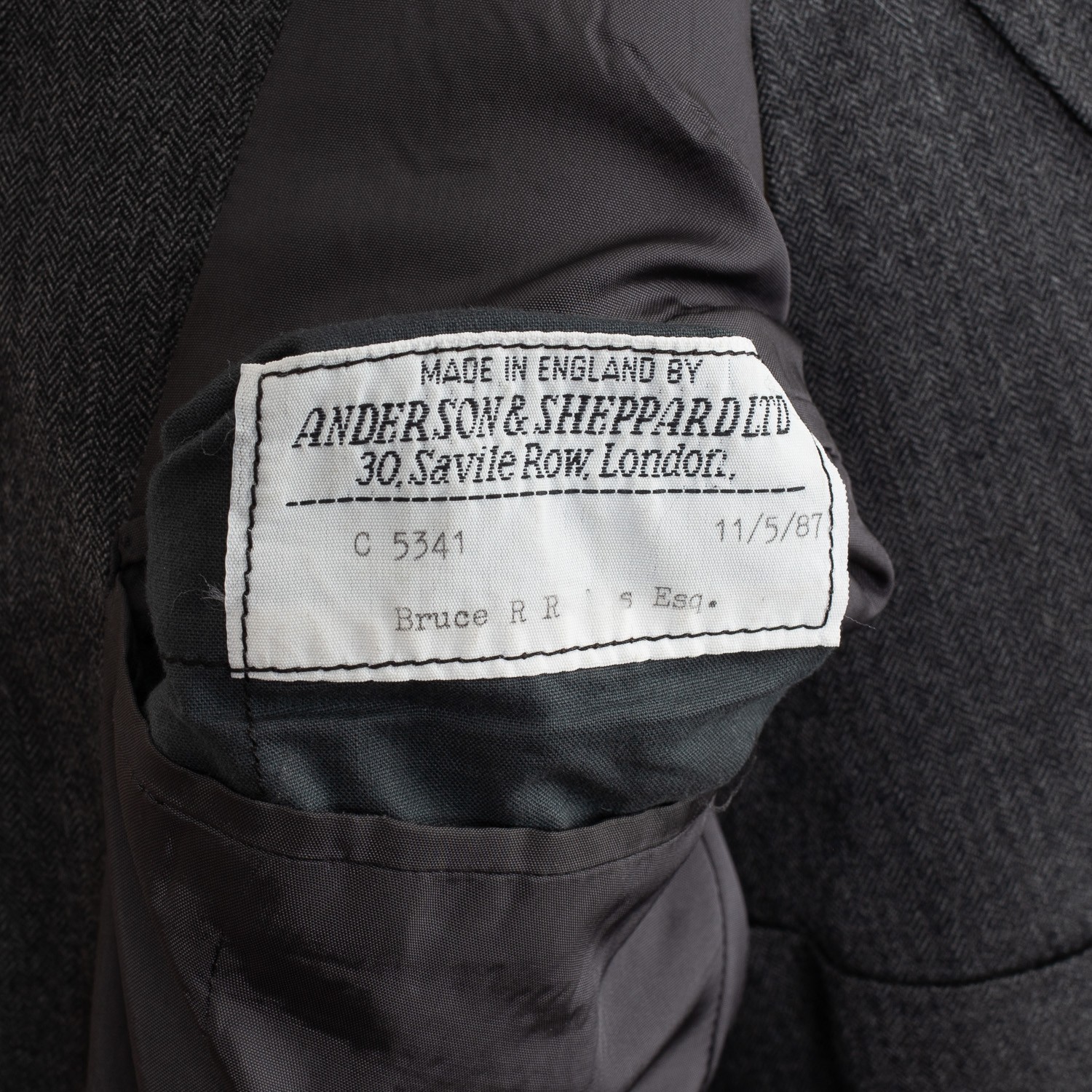 Anderson & Sheppard Suit Size 44L Gray Herringbone Wool Vintage Made in England