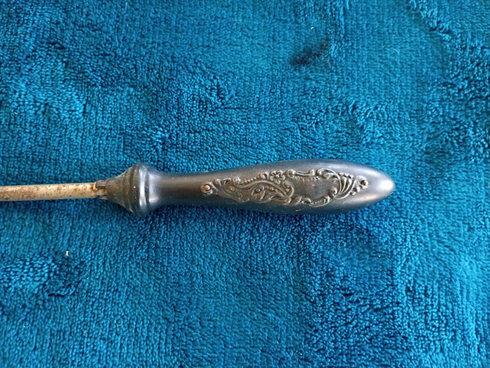 Antique Victorian Boot Button Hook Ornate Decoration On Wood Handle.