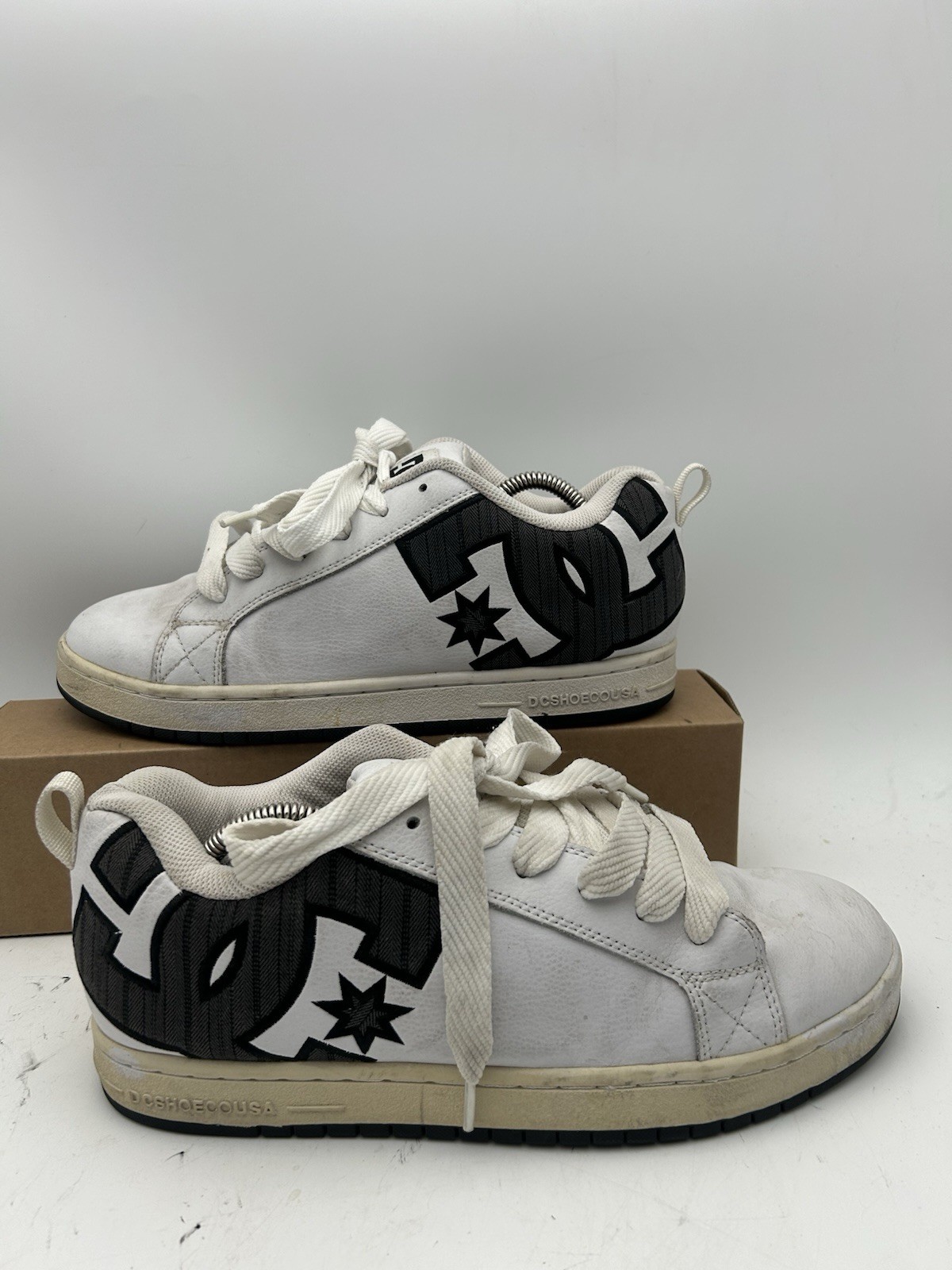 DC Court Graffik White Black Skate Shoes Men’s Size 11.5 Men’s Skate Sneakers