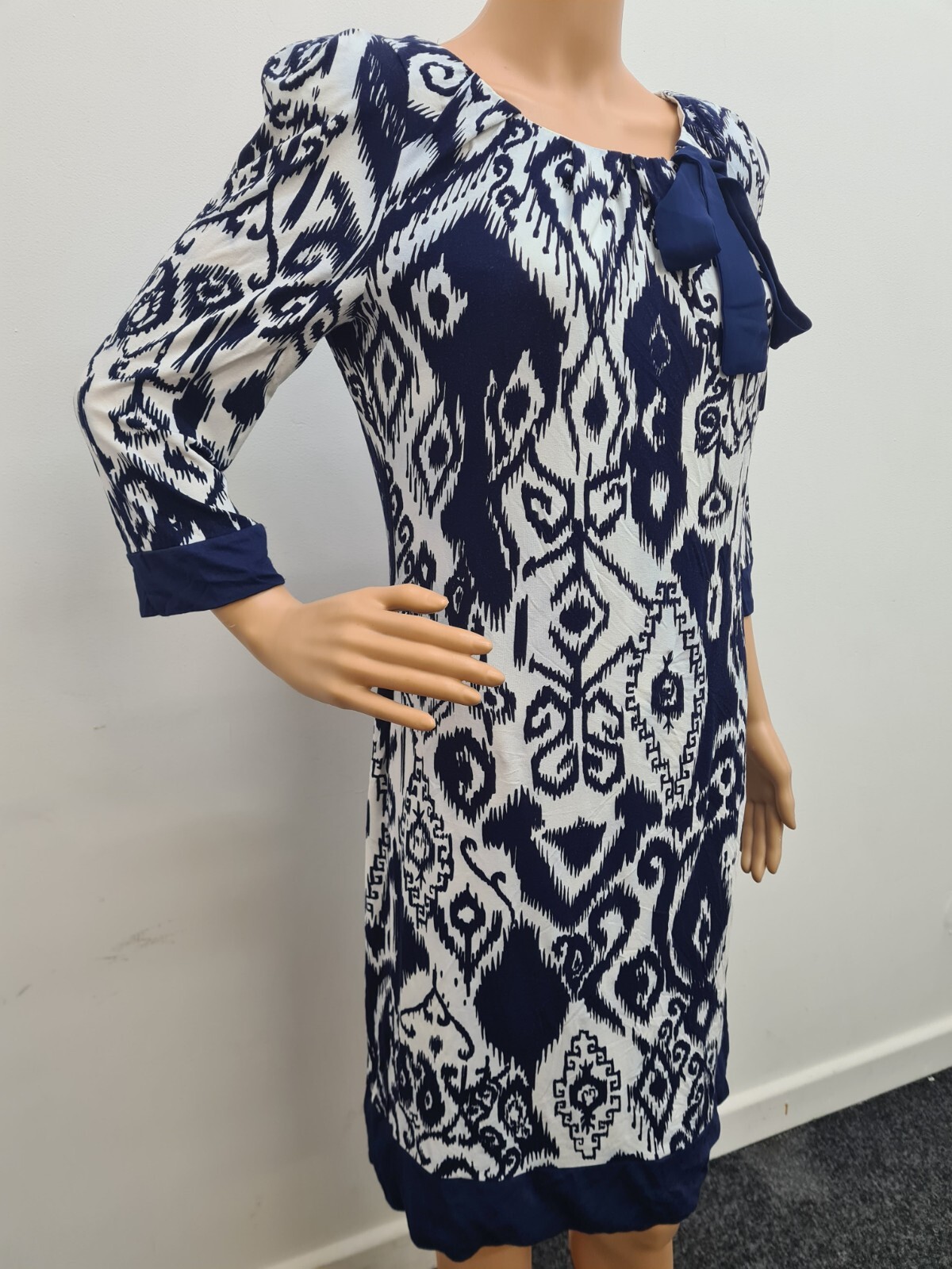Apanage ladies stunning dress size 12