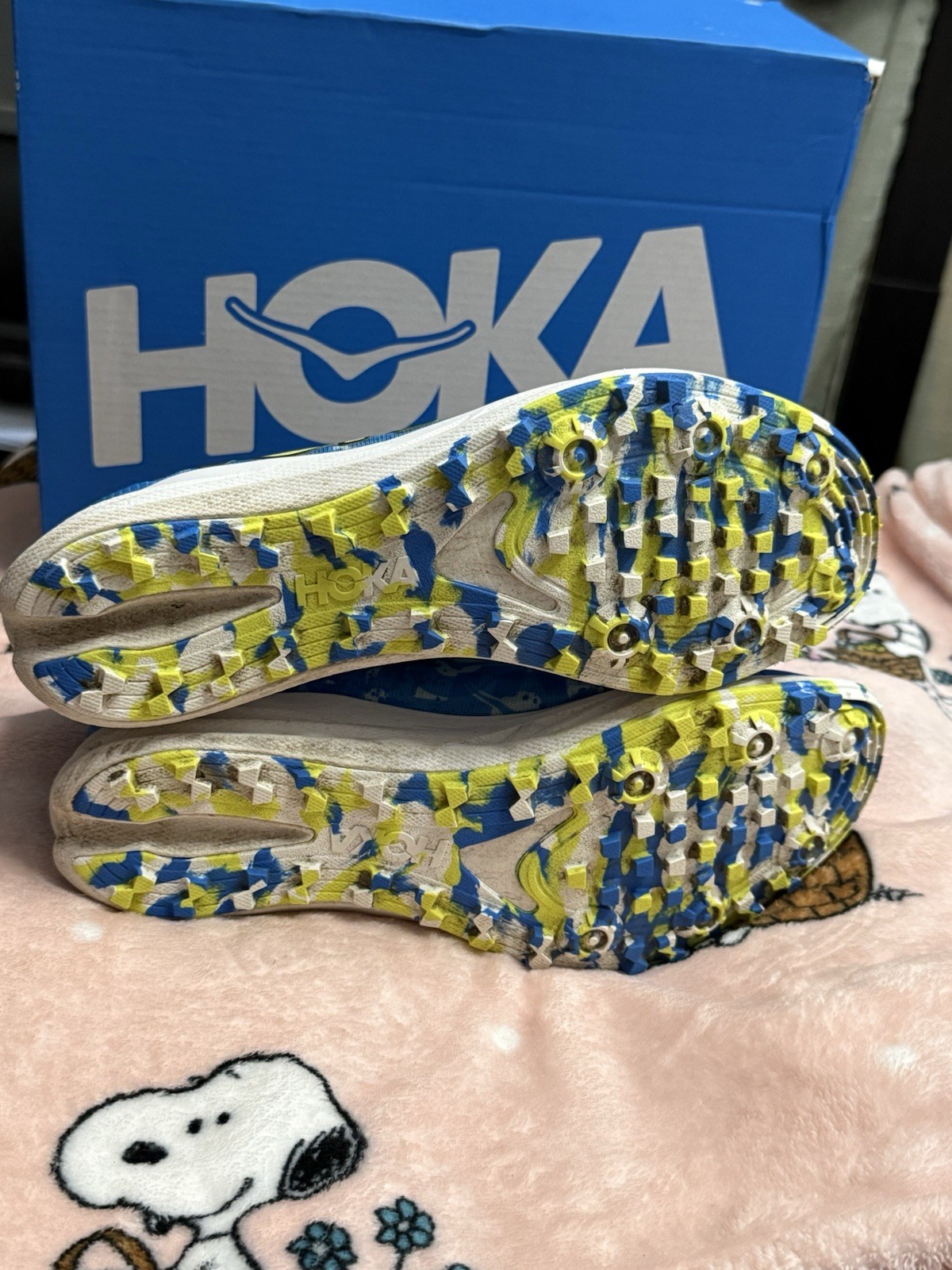 HOKA Crescendo XC Spikeless Blue/Yellow Colorblock Low Top Lace-Up Track Shoes
