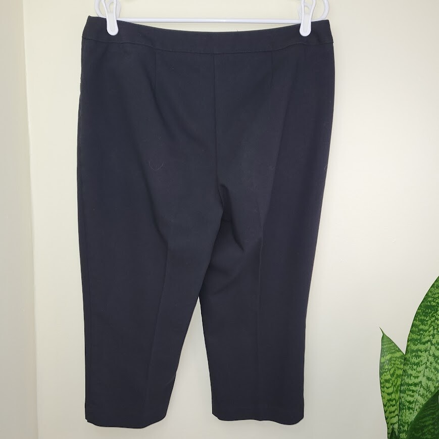 Chico’s Fabulously Slimming Cropped Pants Black Cotton Blend Woman’s Size L