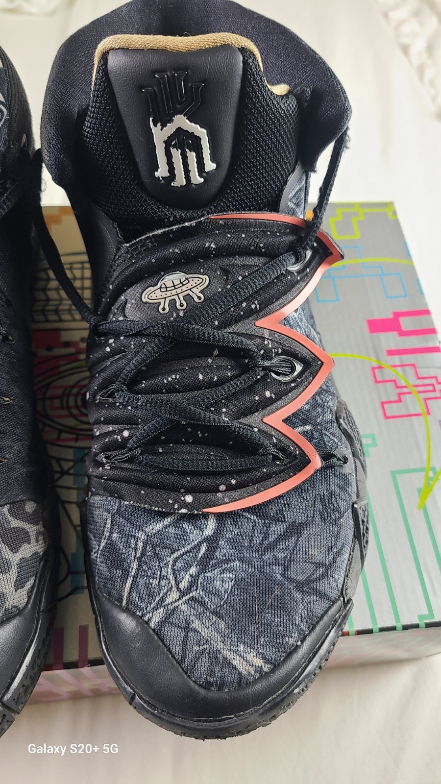 Kybrid S2 Nike Black-Atomic Pink Size 9
