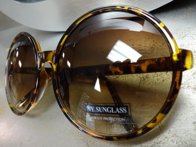 OVERSIZE EXAGGERATED VINTAGE RETRO Style SUN GLASSES Huge XL Round Fashion Frame