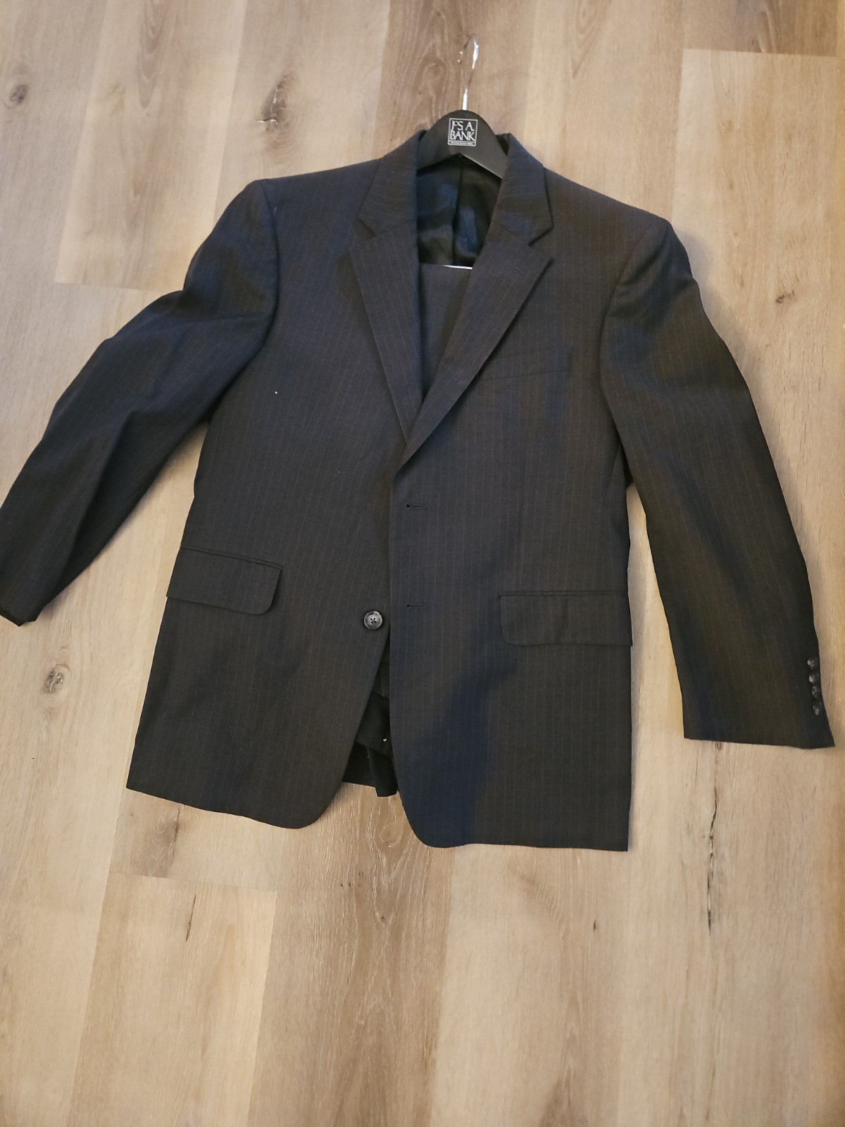 JOS A BANK Pinstrip Gray WOOL SUIT 40S
