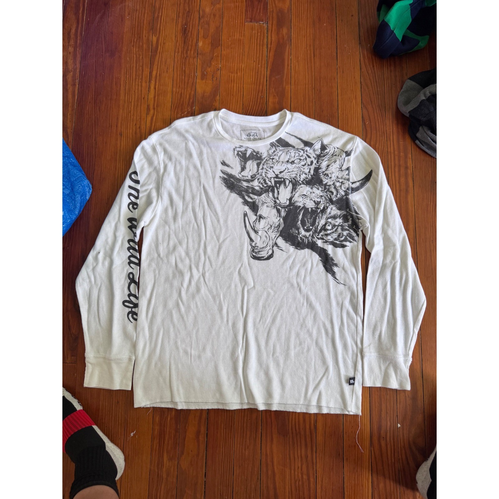 Ecko Unltd Mens XL White Waffle Knit Thermal Long Sleeve One Wild Life Graphic