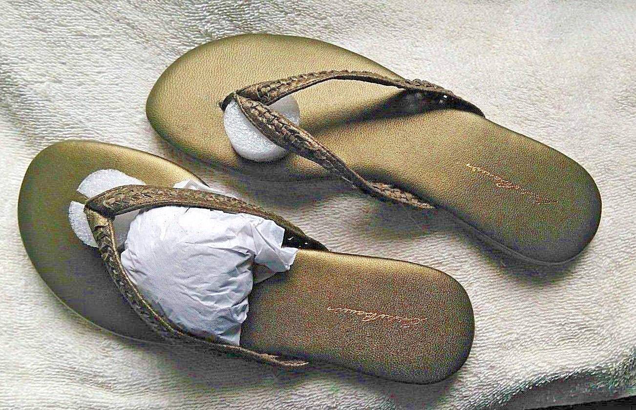 Eddie Bauer – Bronze – Size 7.5 – – Sandals Flat (0 to 1/2 in.), Leather