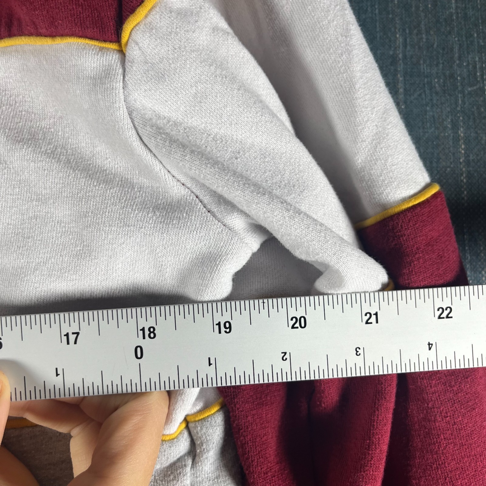 Harry Potter Men’s Hoodie Size M Red Colorblock GRYFFINDOR Sweatshirt