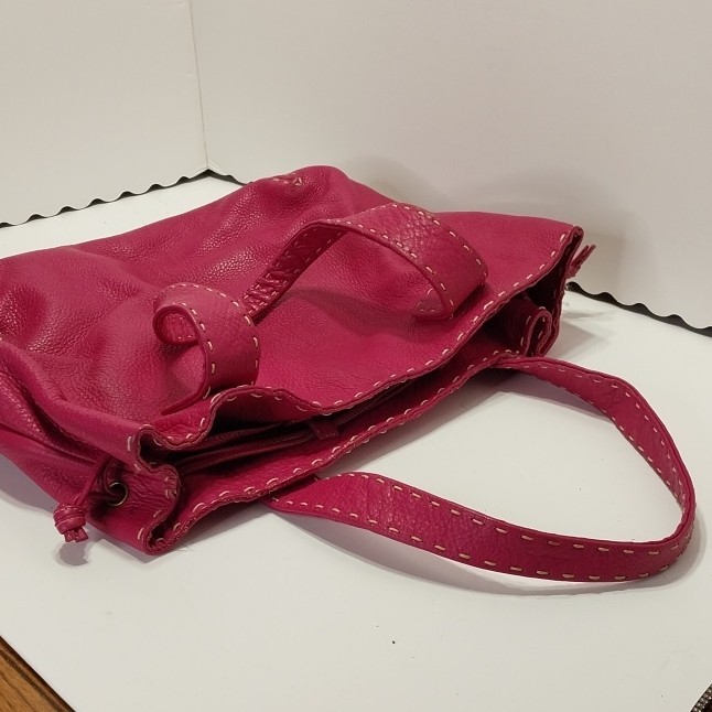 Bloomingdale’s Pink Pebbled Tote Drawstring Closure Inner Pockets Double Handles