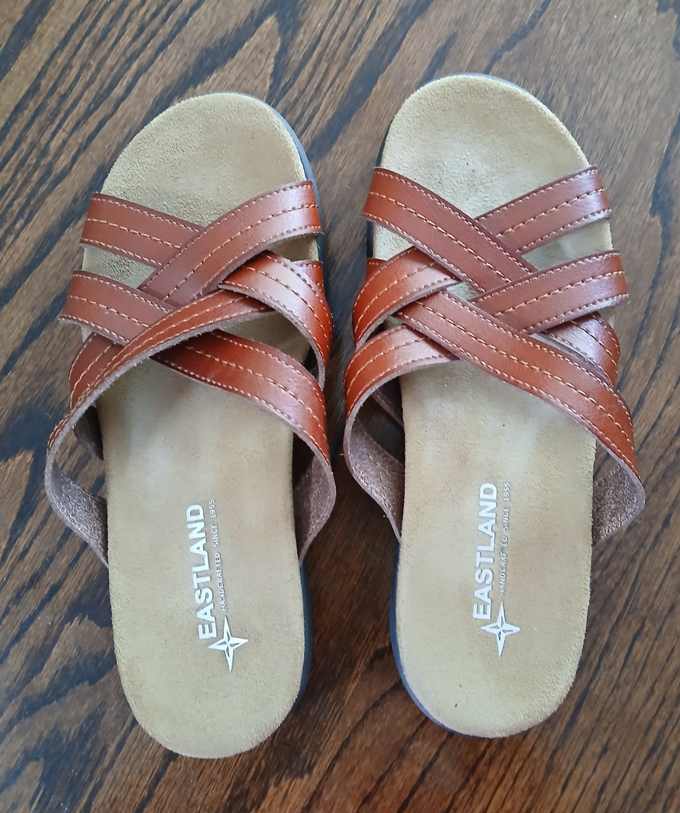 Eastland Cheyenne women’s flat shoe sandle brown excellent condition