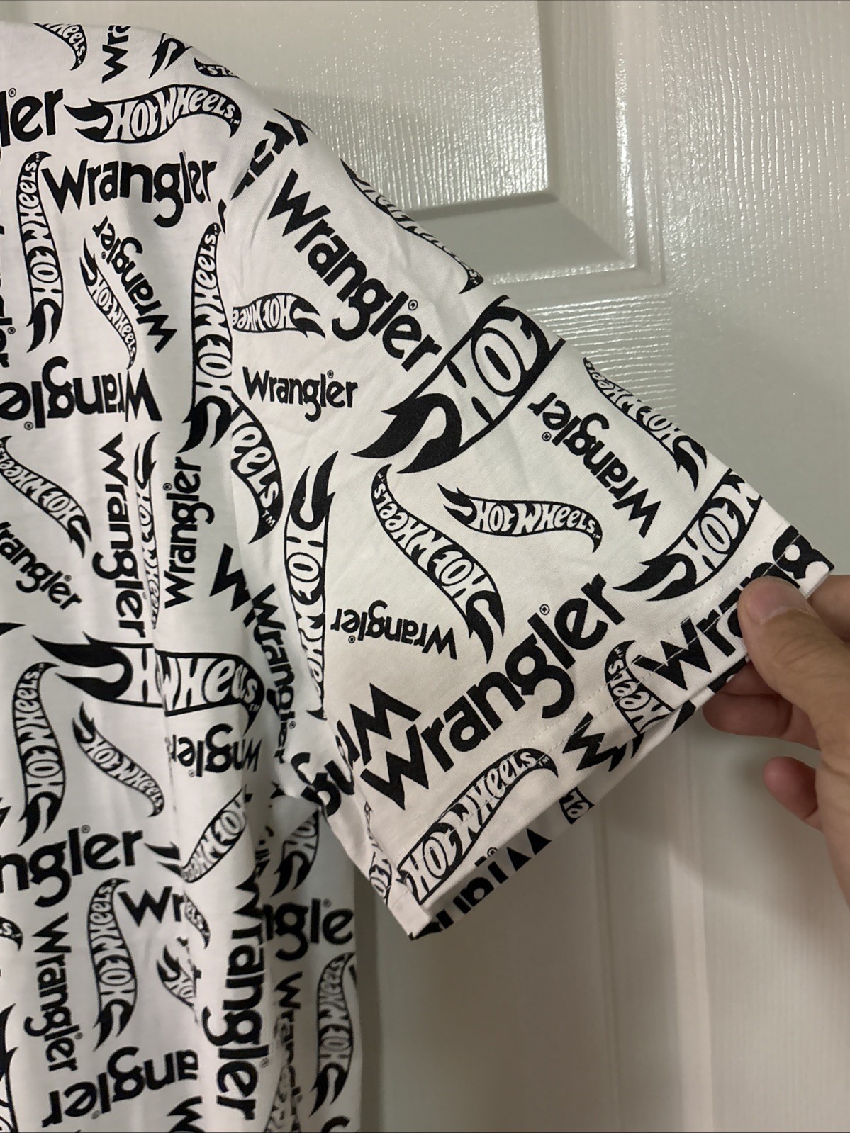 Wrangler Hot Wheels Tee Men Large L Large Black White All Over Print Logo Cotton
