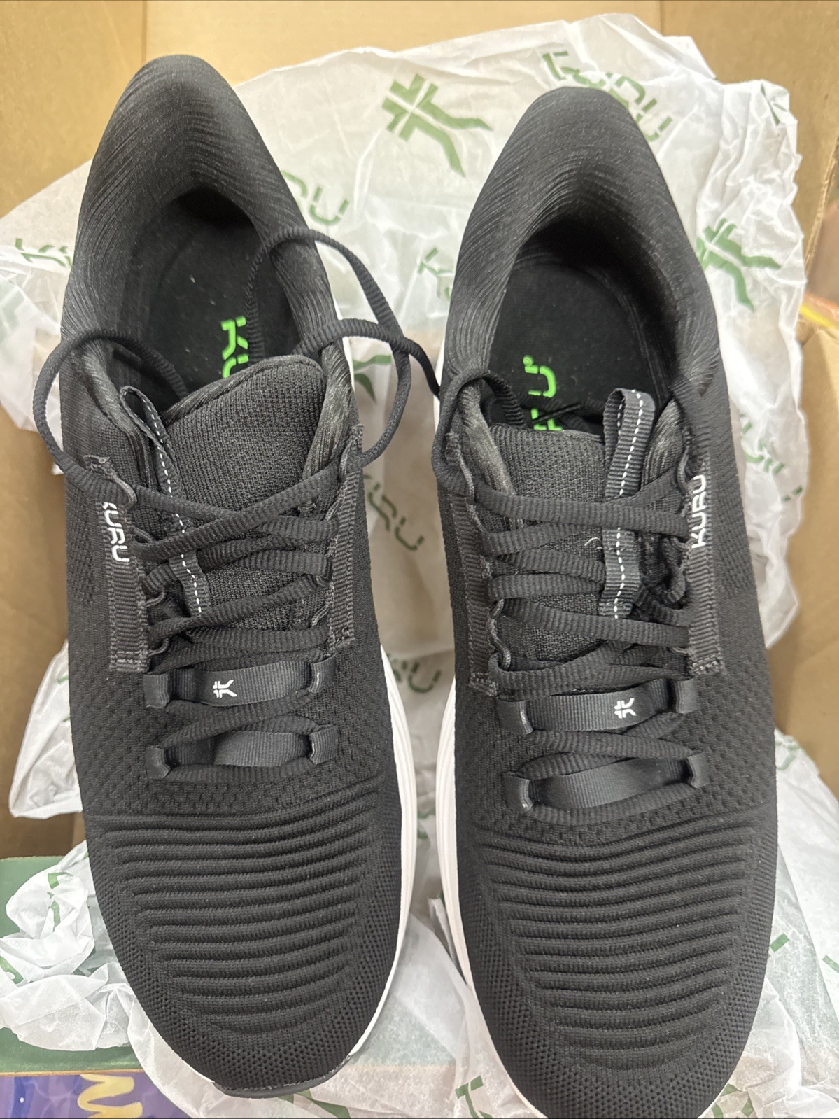 Kuru Atom 2 Men’s 11.5 Wide Jet Black Bright White Sneakers