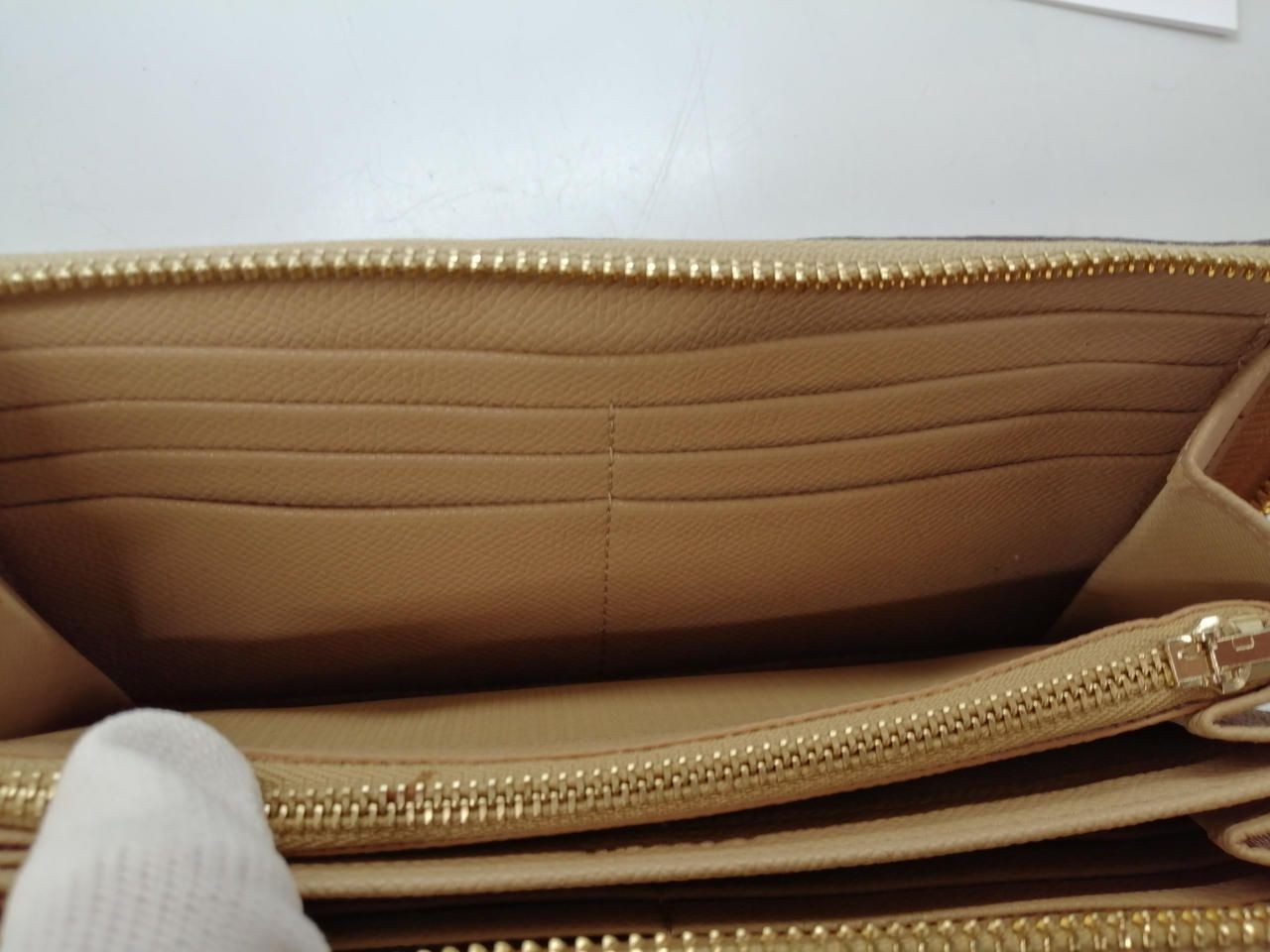 Coach Edge Studded Round Zipper Long Wallet 52769 Used