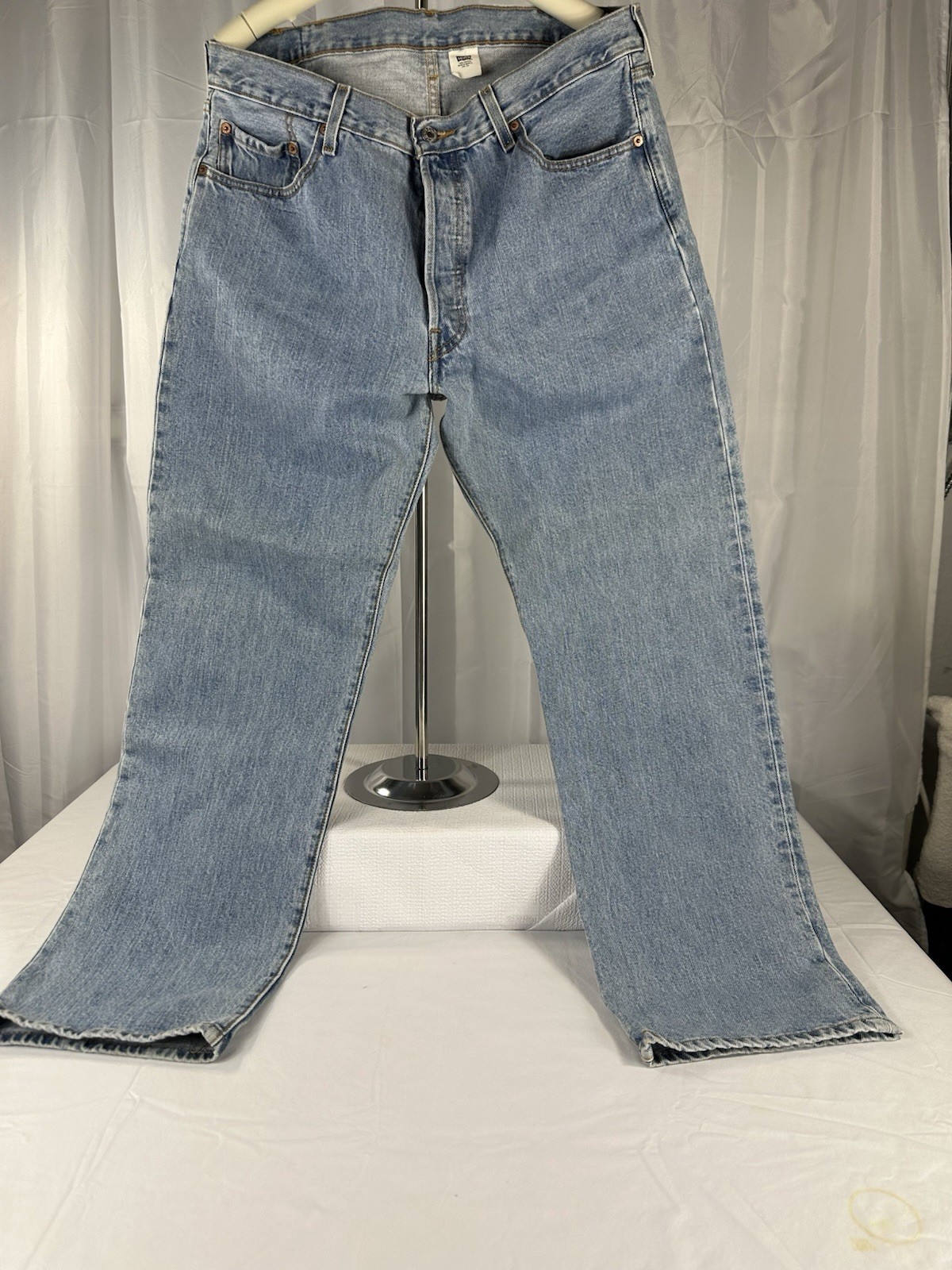 Vintage Levis 501 Denim Jeans Button Fly 38×31 Made In Mexico Light Wash Blue
