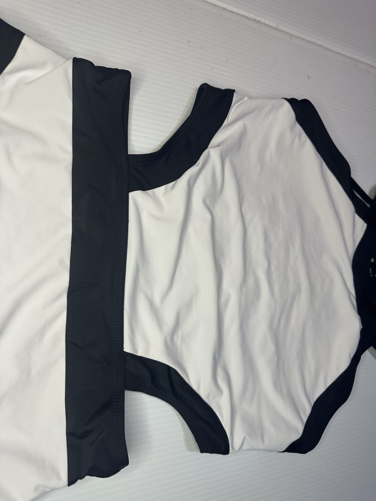 Black White Cut-Out One Piece Swimsuit Colorblock Polyamide Elasthane Medium