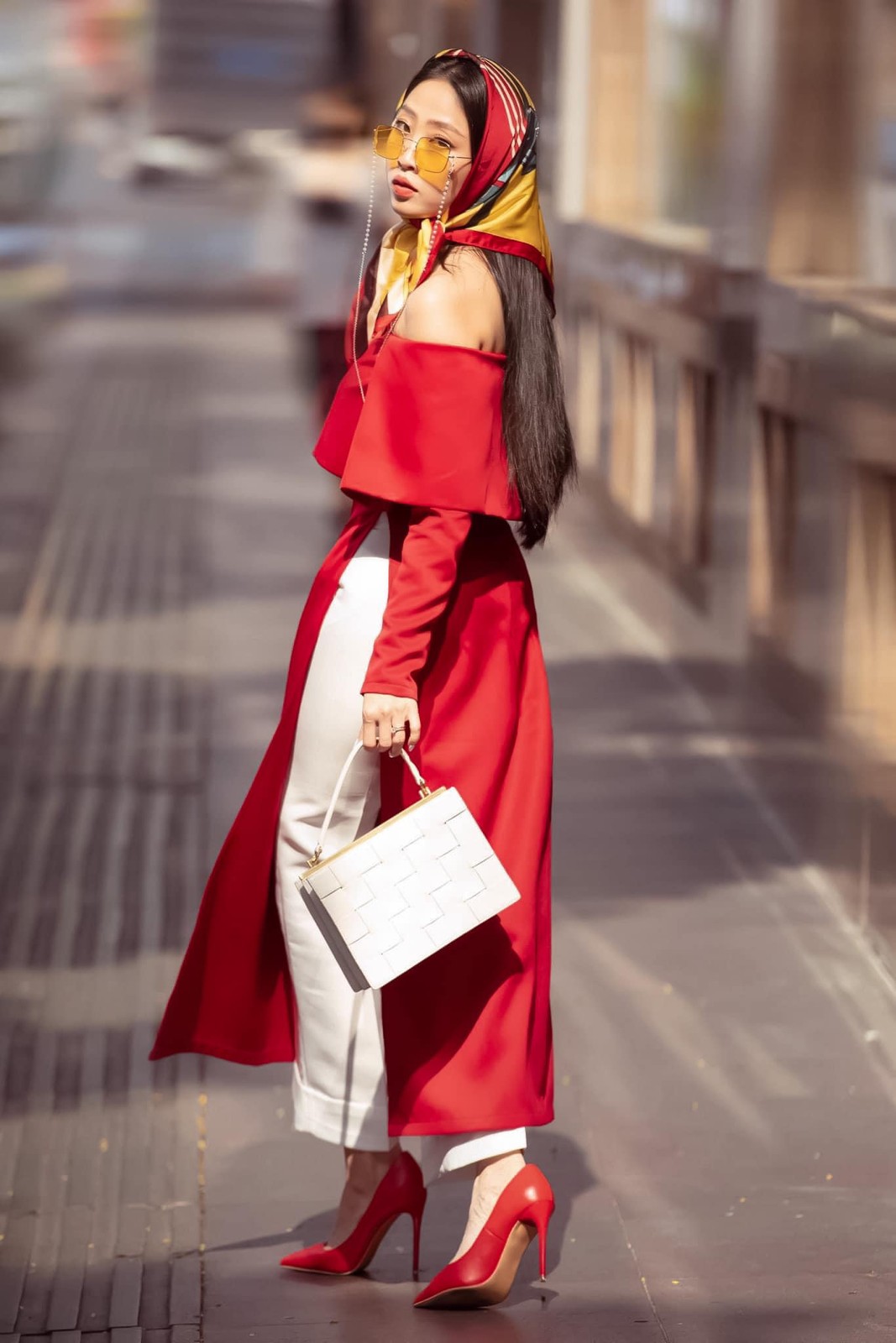 Ao Dai S Lụa Tafta Đỏ Đô , Ngực 82 cm Eo 68 cm/ kèm quần lụa đỏ