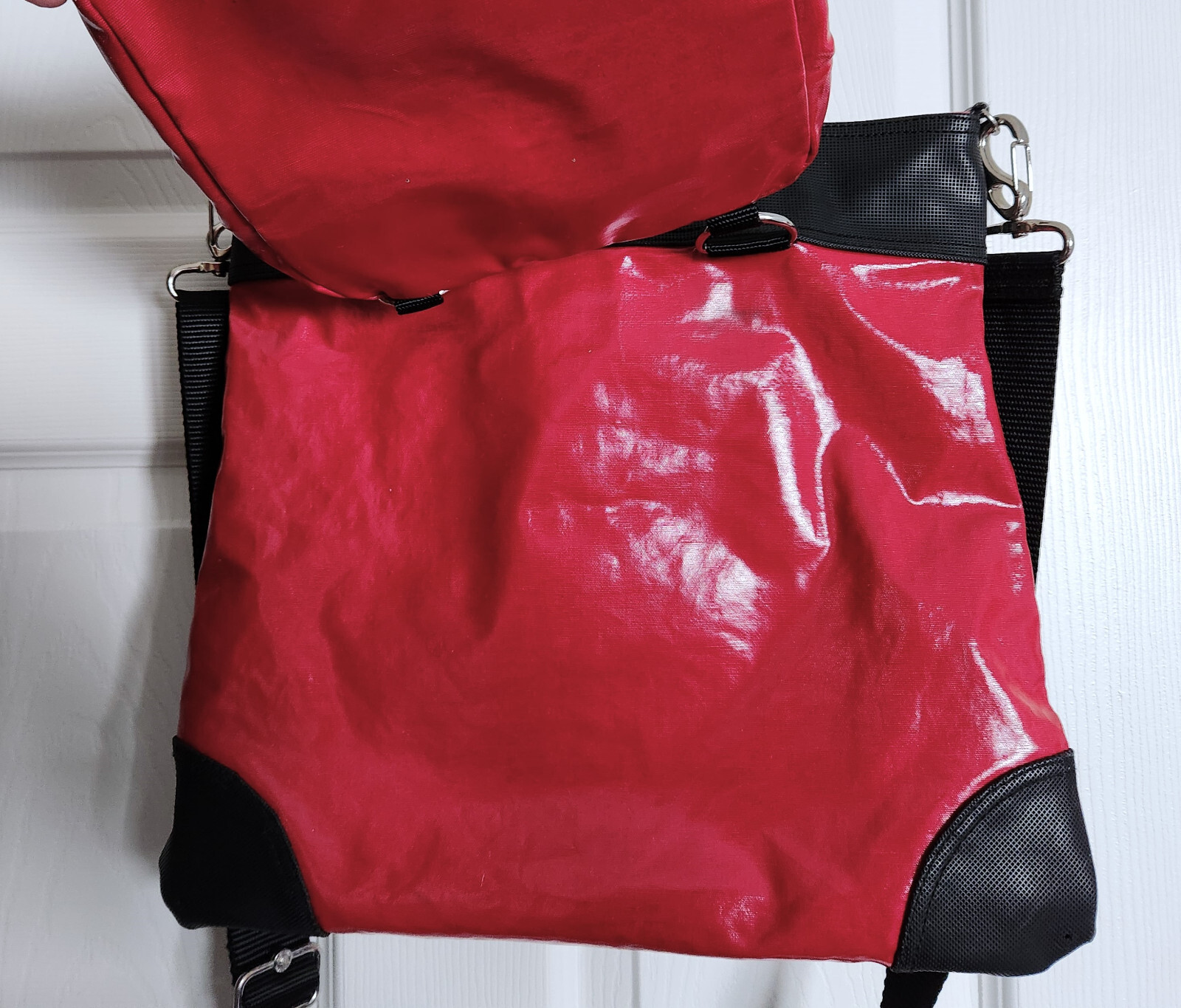 Kipling Fergie Glossy Convertible Crossbody Bag Tote Red and Black, Front Pouch