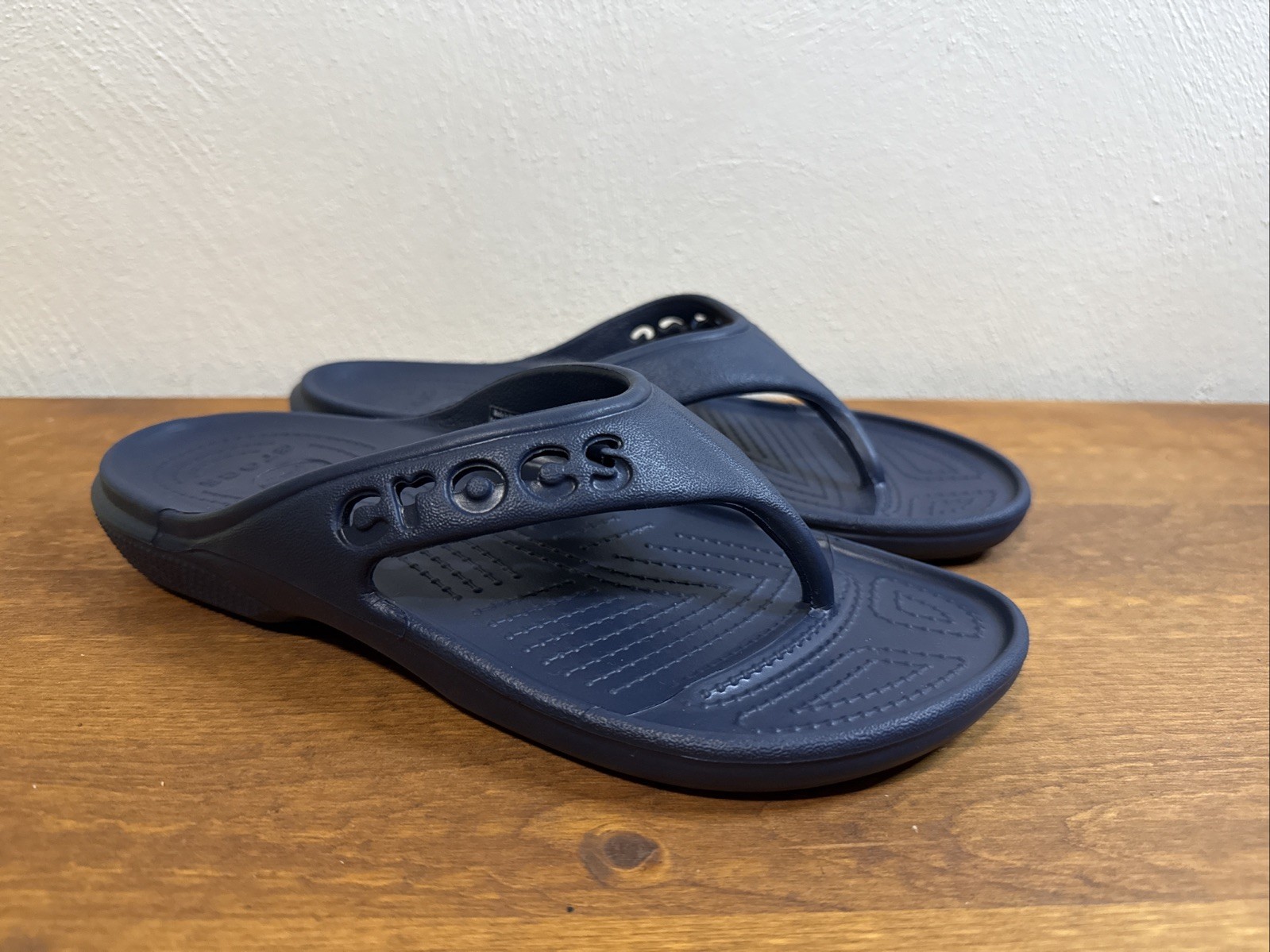 Crocs Unisex Baya Flip Flops 11999 Slip On Casual Beach Sandals Navy M7/W9