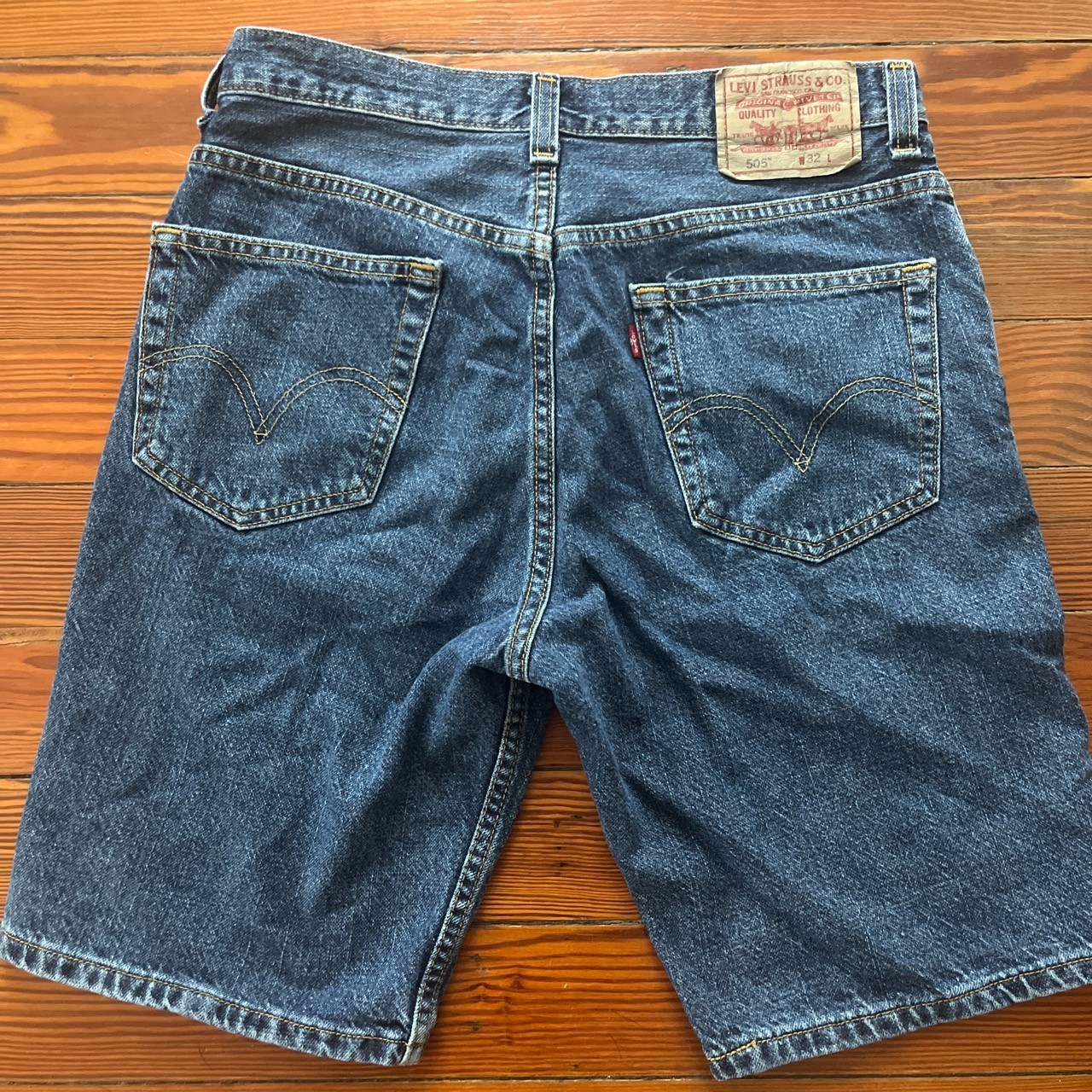 Levi’s 505 Denim Shorts Mens 32 Blue Jean Shorts Regular Fit Medium Wash