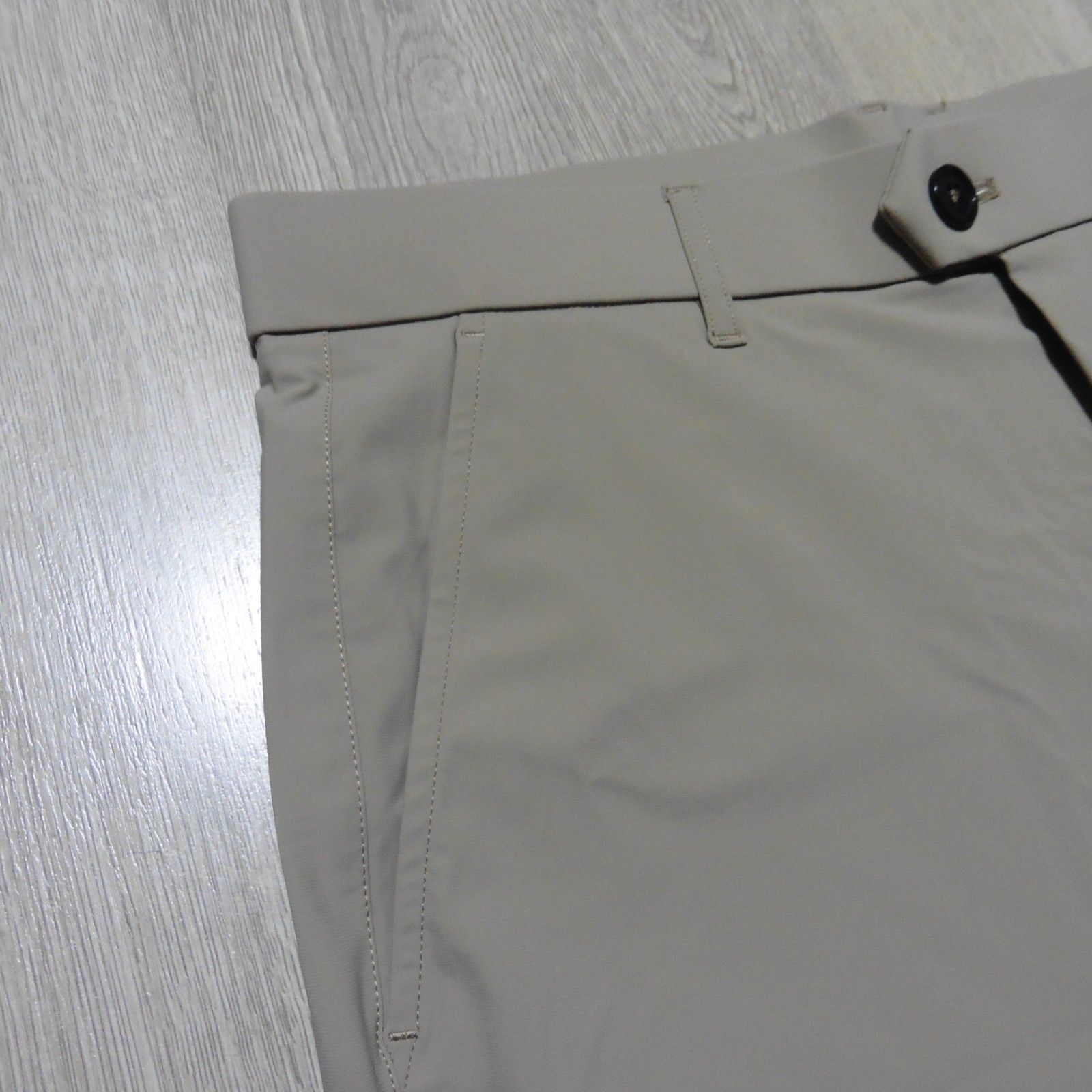 GREYSON Mens 32 (34) MONTAUK SHORTS RIVERSTONE BEIGE PERFORMANCE GOLF 10”