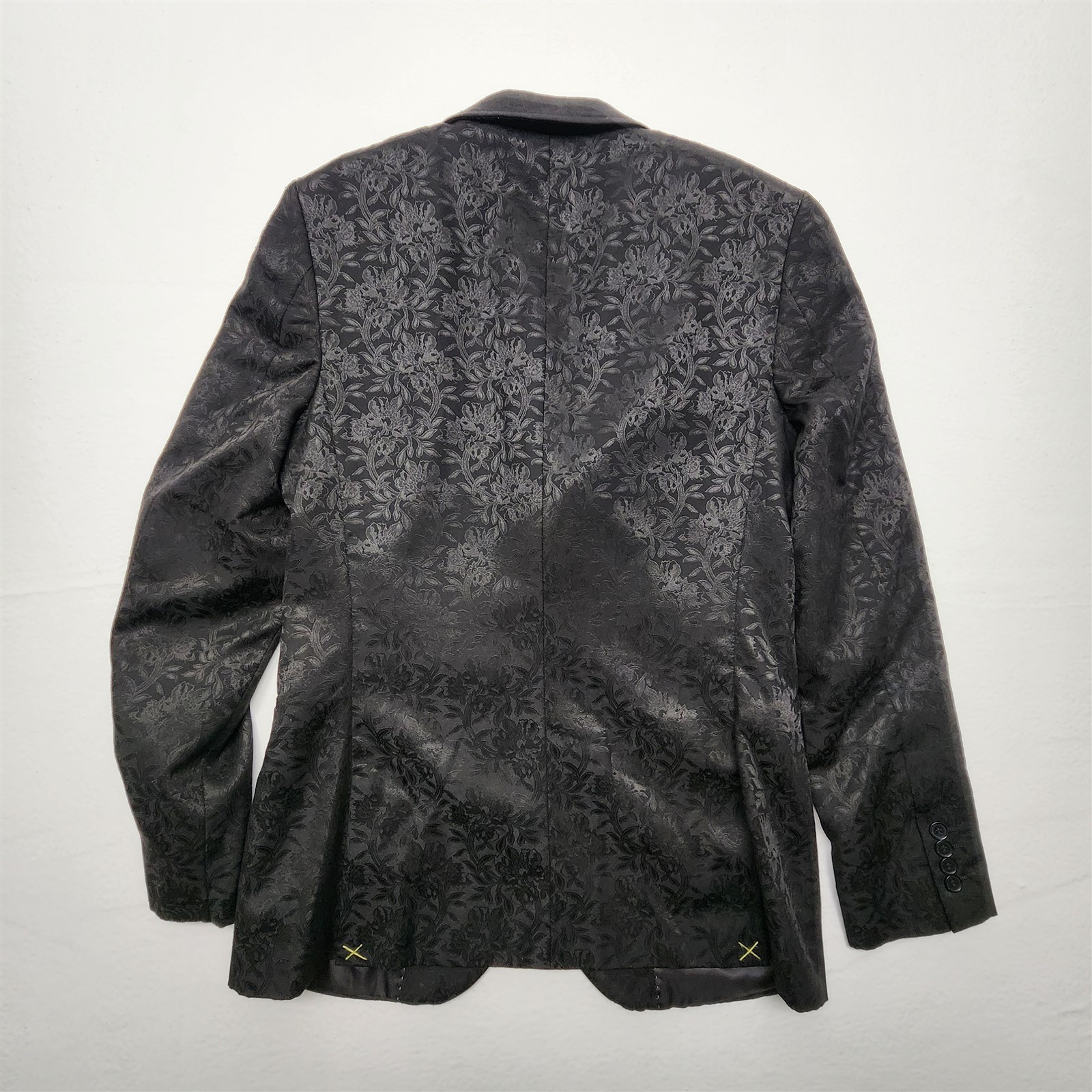 Lineage 38L 30×34 Black Jacquard Floral 2Btn 2Piece Tuxedo Mens Suit
