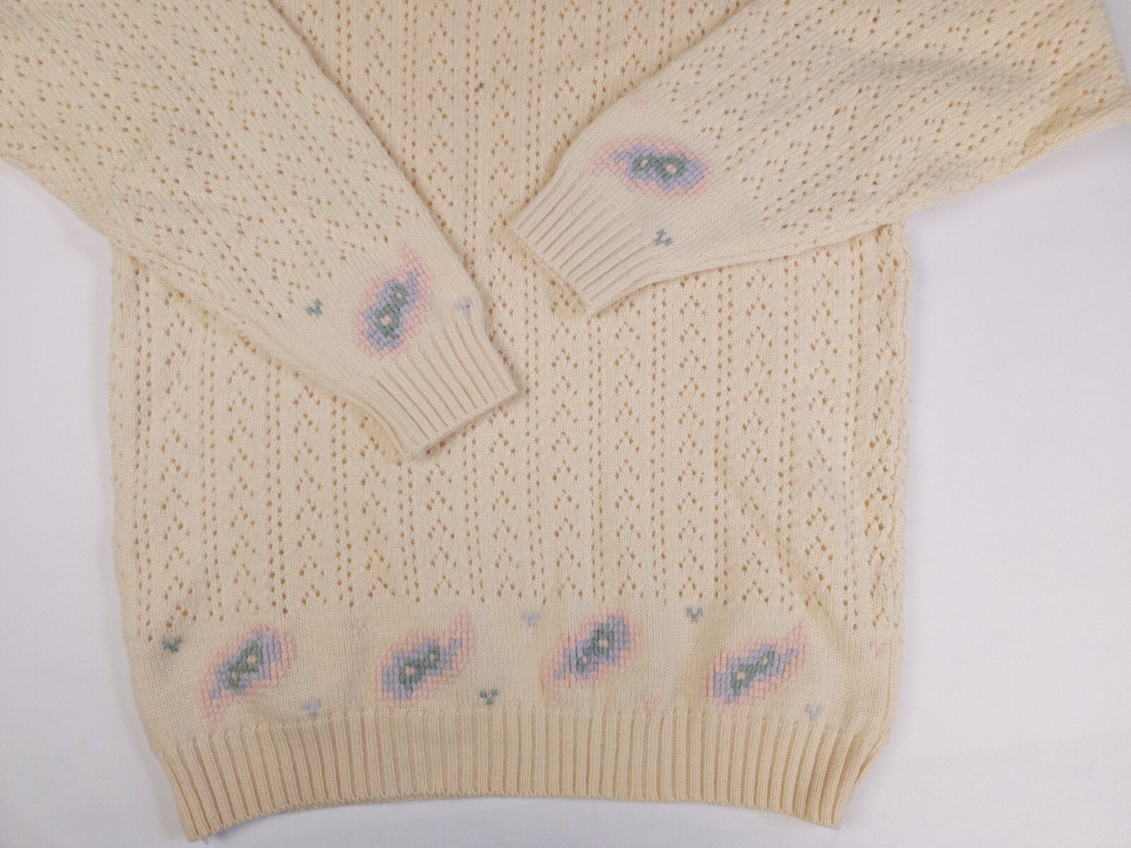 J.G. Hook Vintage Wool Cream Pointelle Needlepoint Embroidered Sweater Medium