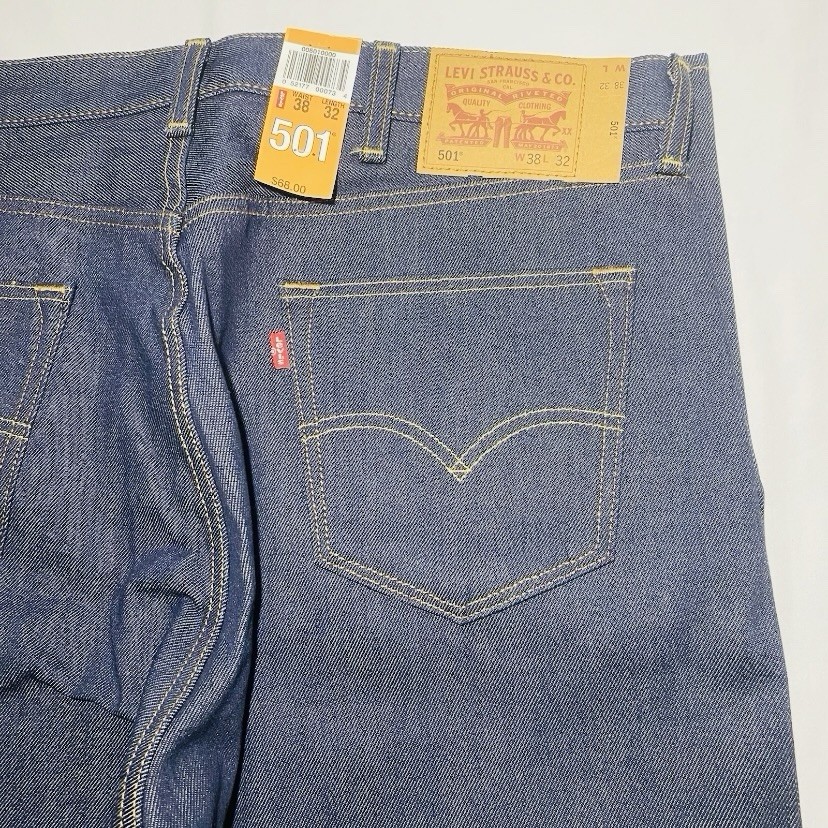 NWT Levi’s 501 Men’s Original Shrink To Fit Button Fly Dark Wash Jeans 38×32