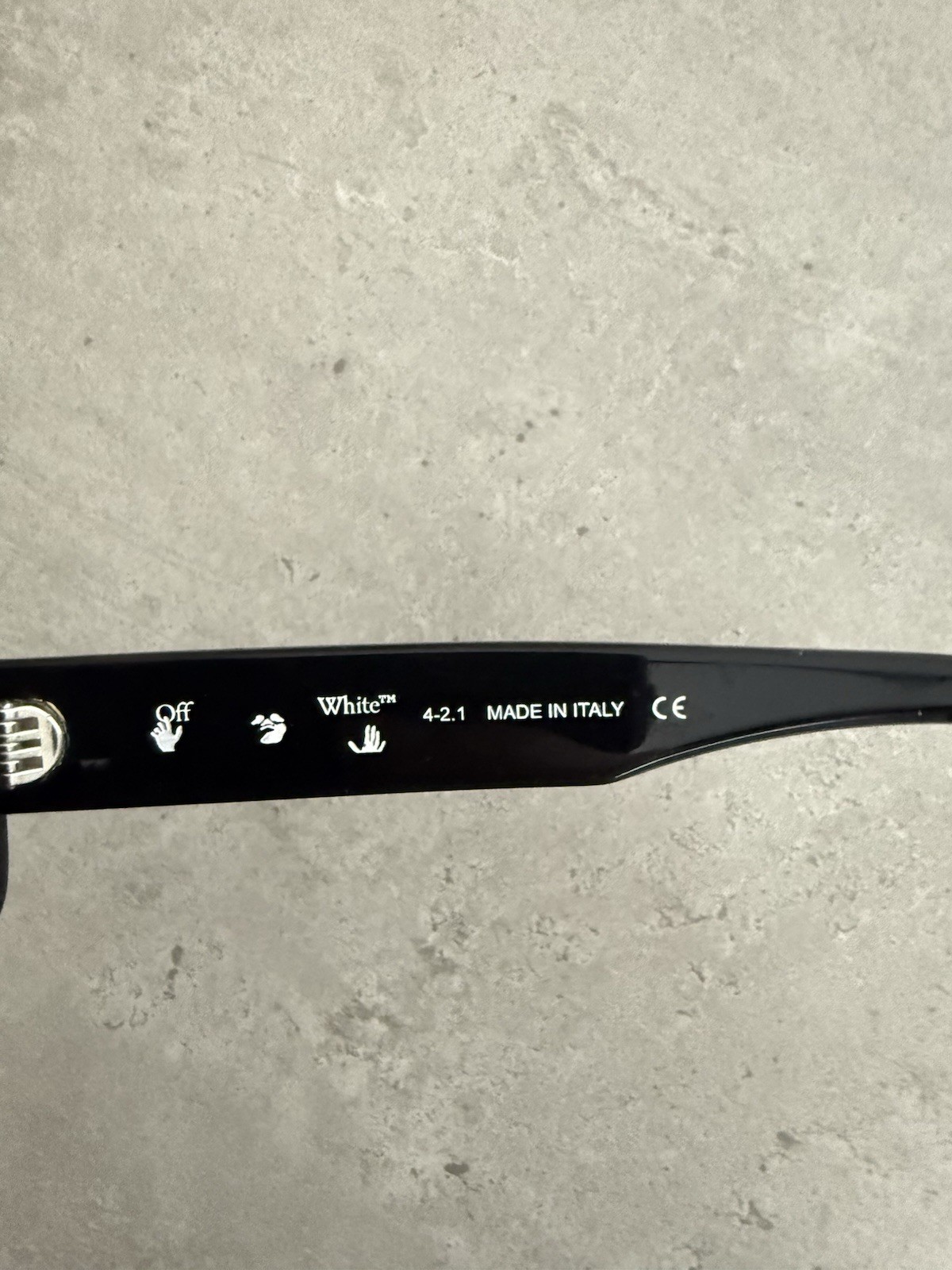 Off-White Men’s Rectangle Sunglasses Black Frame Gray Tinted Lens Logo 42-1