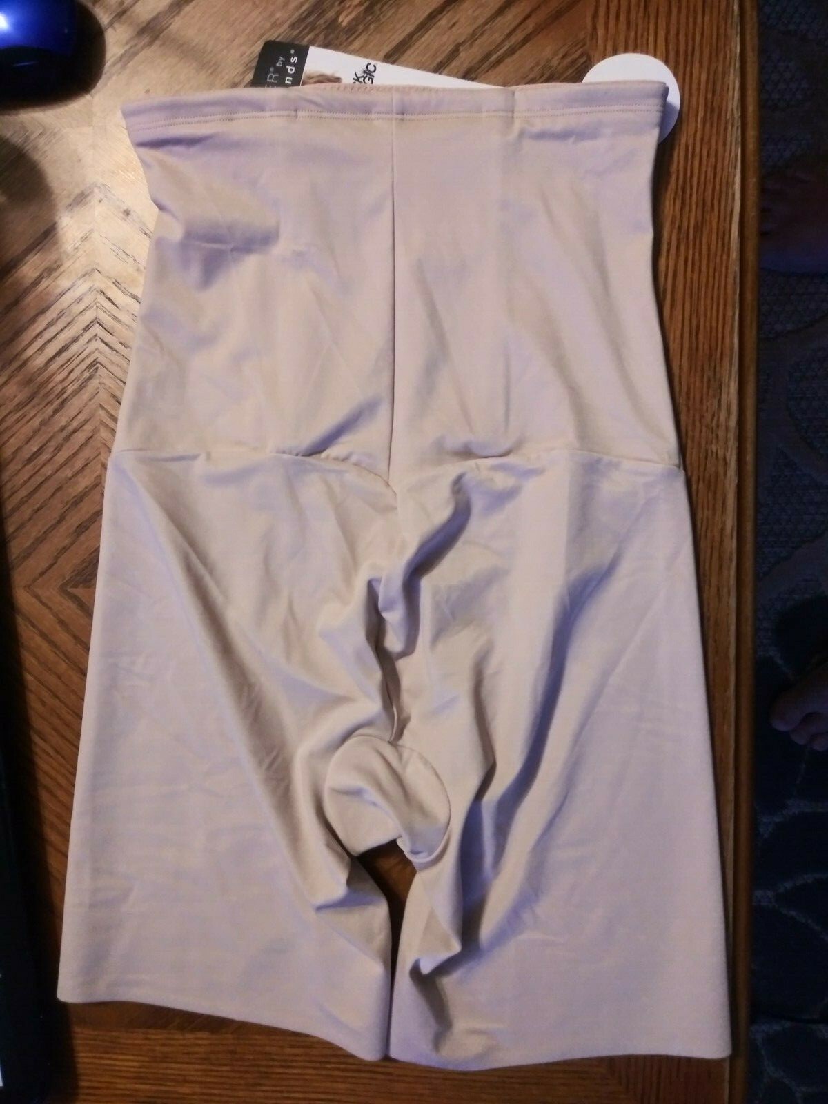 Slim Shaper by Miracle Brands Size Small Dress Size (4-6) Back Magic 118